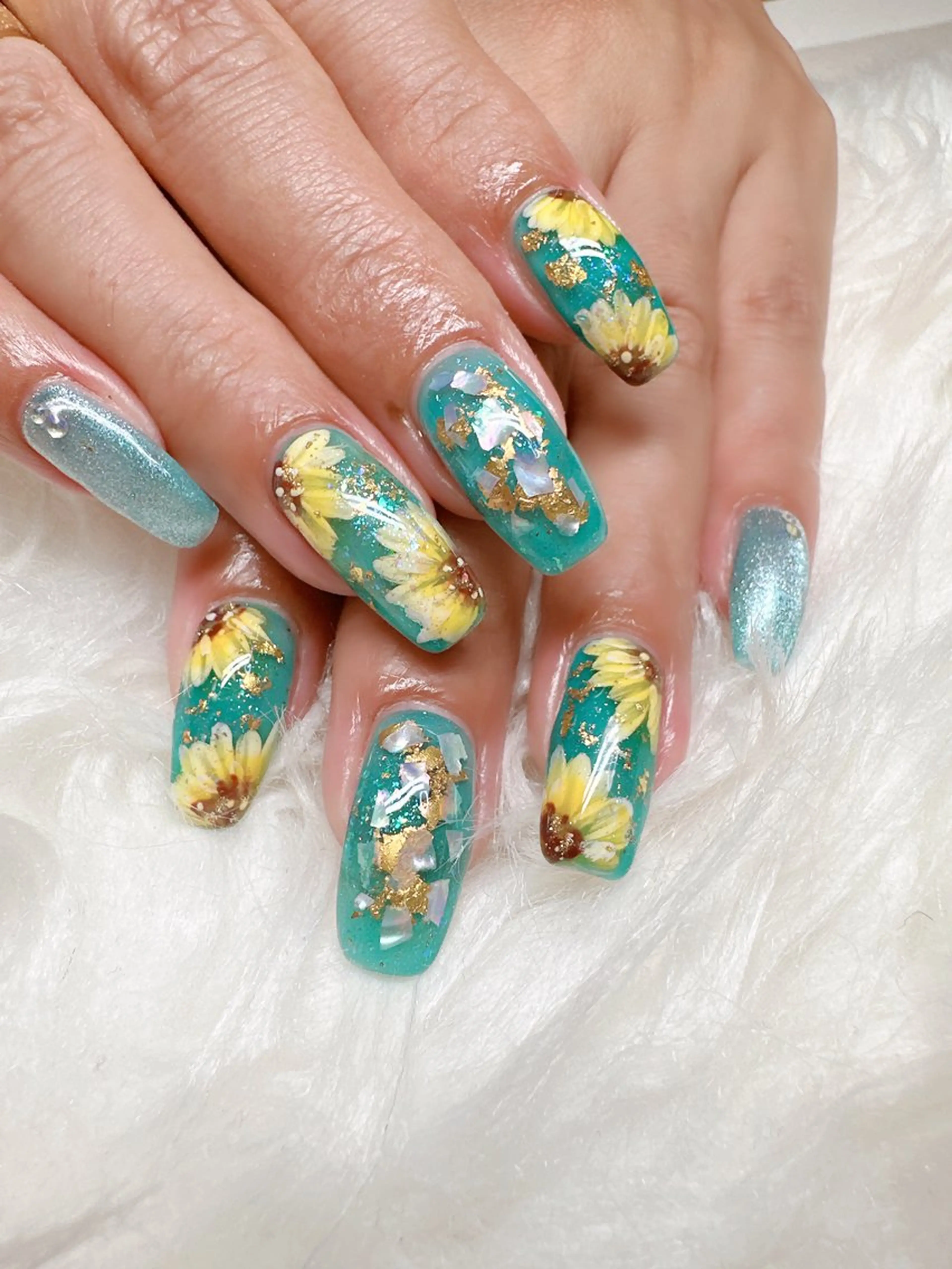 ネイル 高島 夏海のネイルデザイン