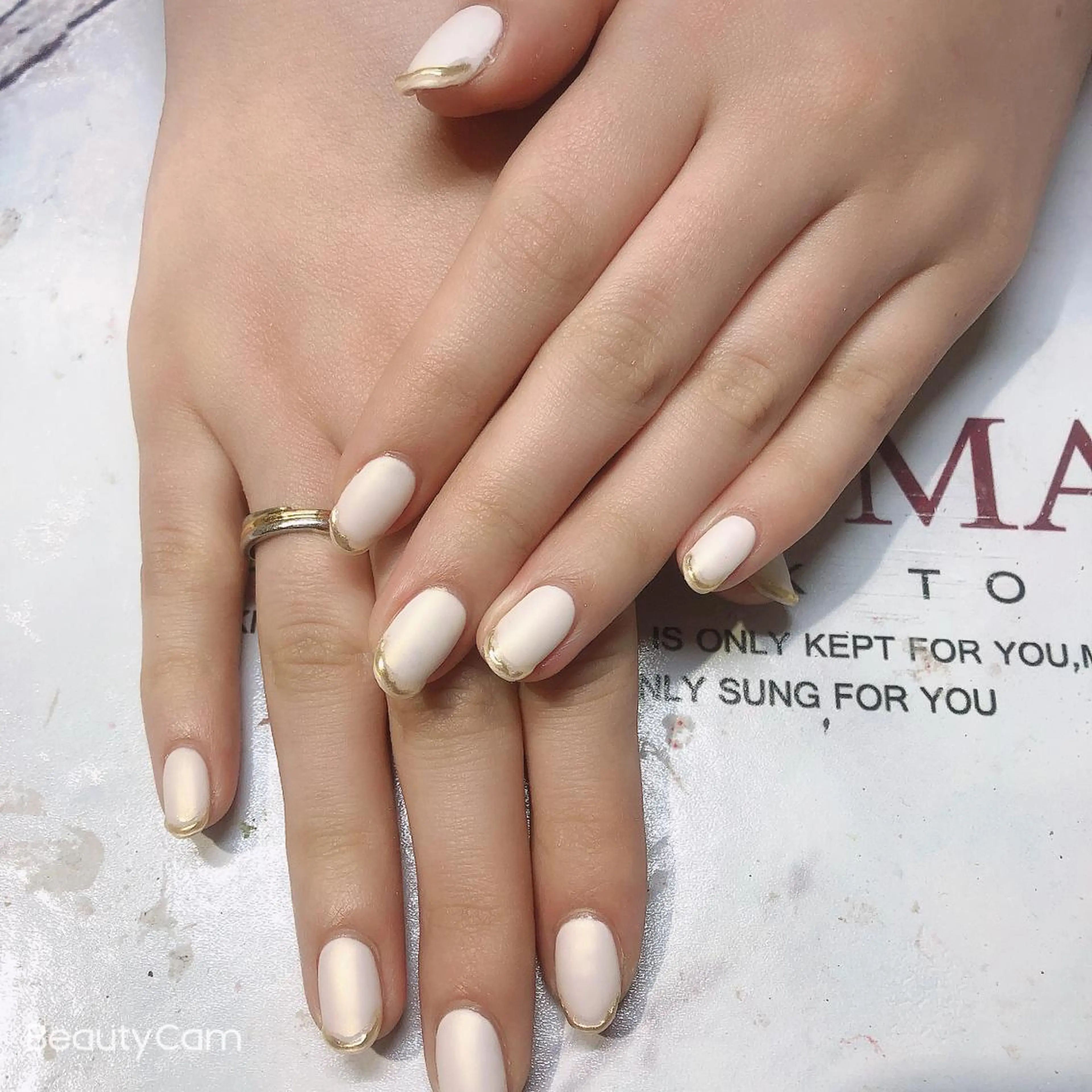 ネイル ガレンドウ 白澤 愛子のネイルデザイン