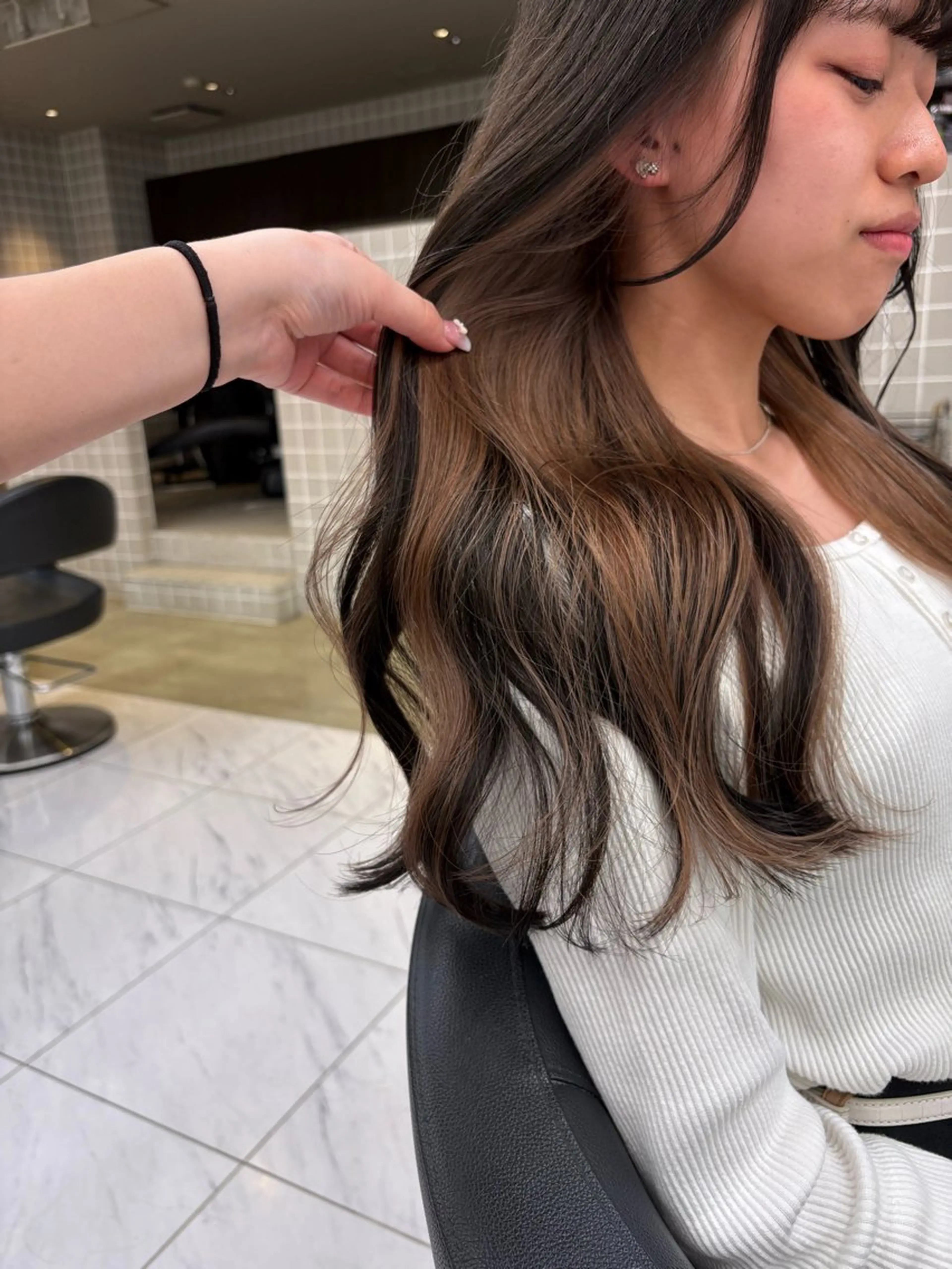 カラー ヘアカラー トリートメント 透明感ベージュ🤎 ナチュラルレイヤーのヘアスタイル