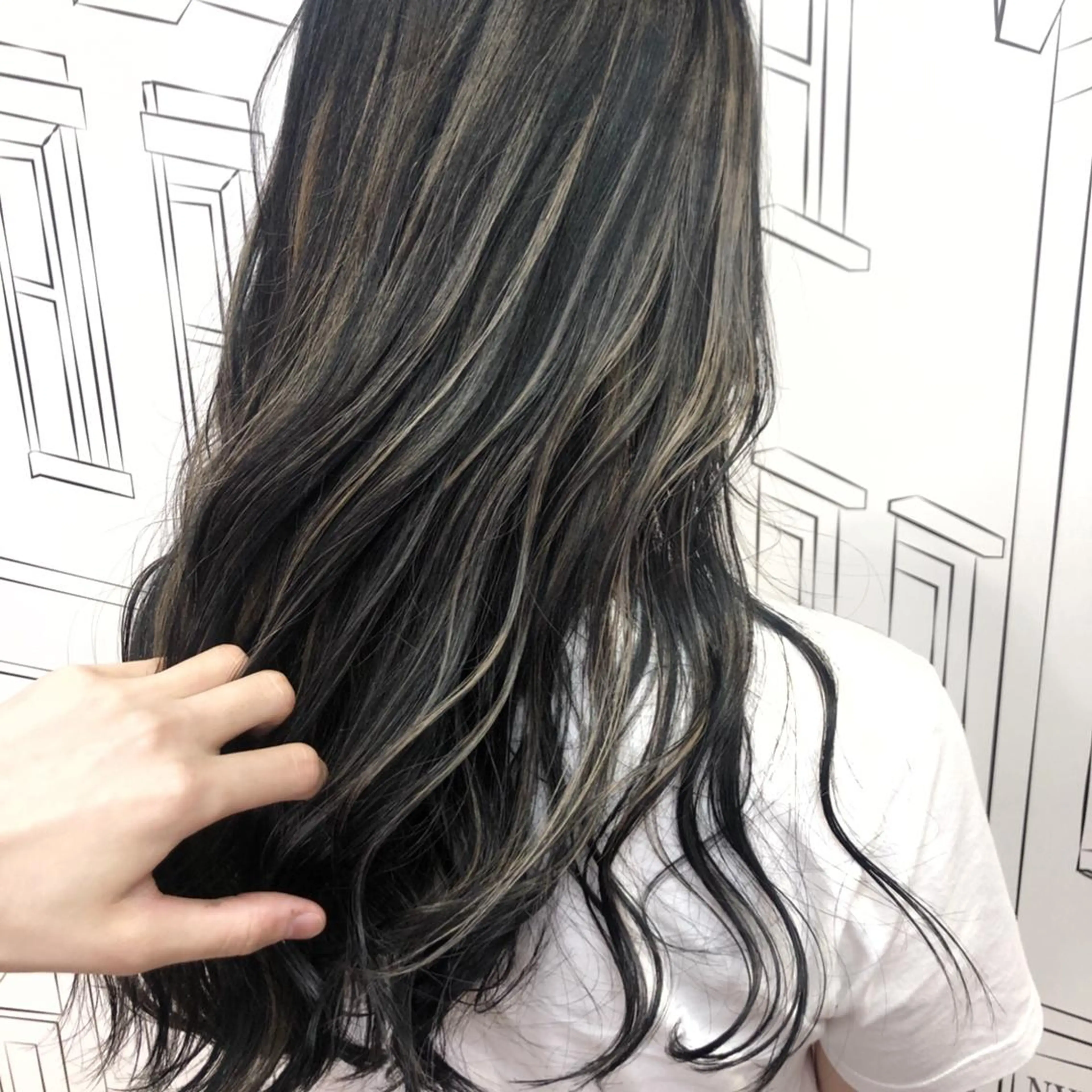 セミロング カラー TOMOKA 艶髪/透明感カラーのヘアスタイル