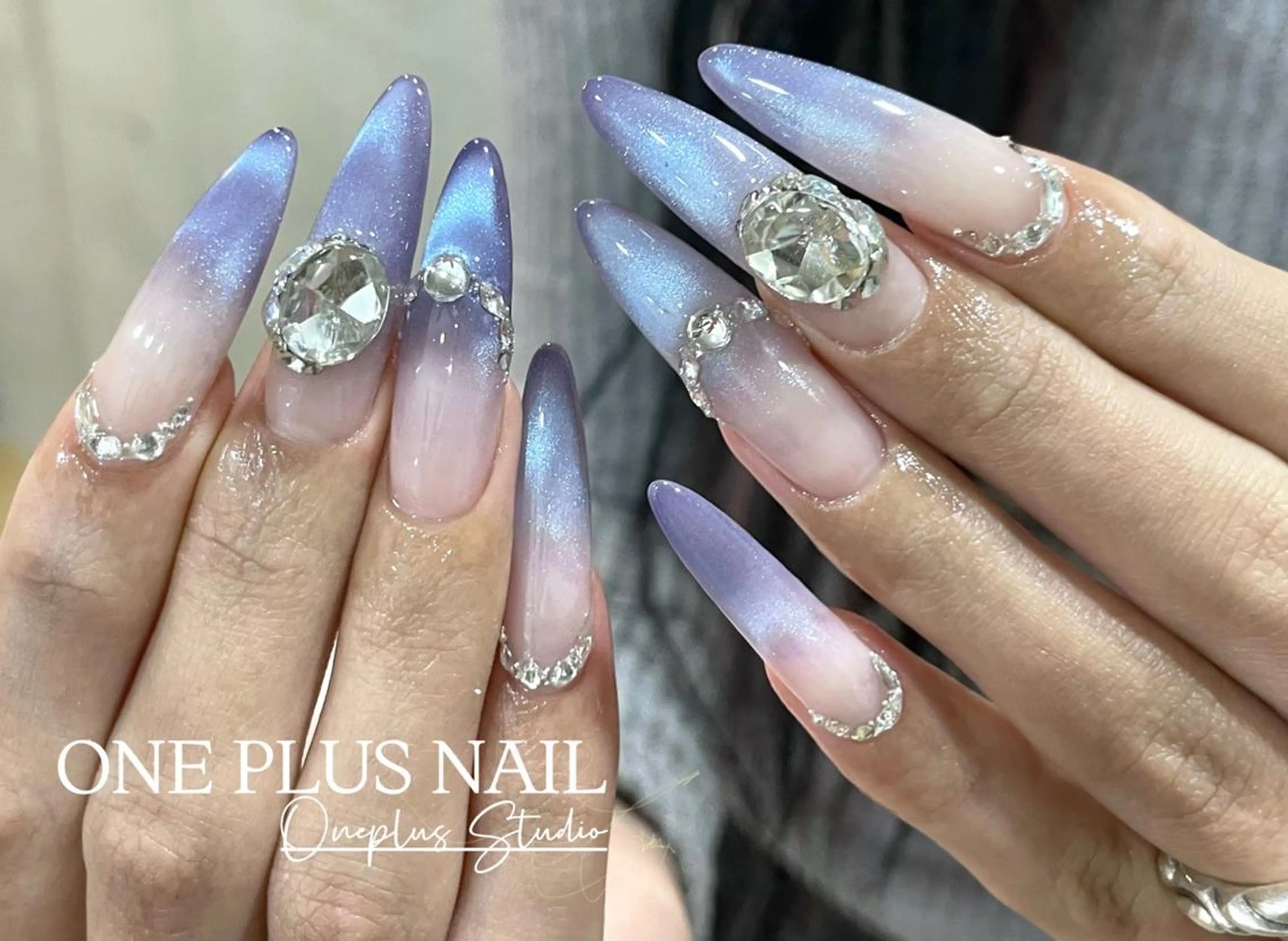 ネイル アートネイル オーロラネイル ガーリー キラキラネイル 韓国ネイル One plus StudioNailのネイルデザイン
