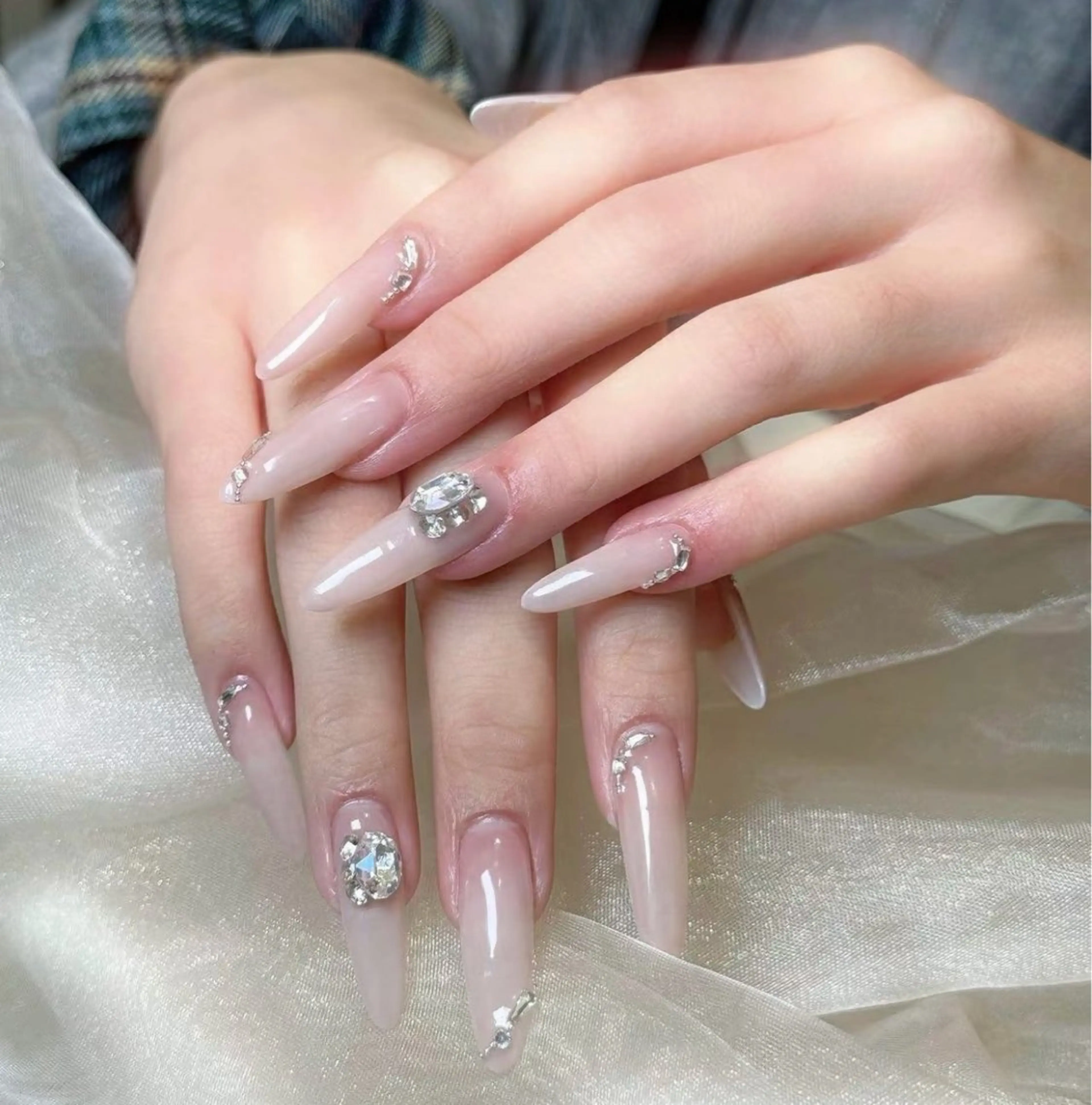 ネイル オーロラネイル べっ甲ネイル チークネイル 成人式 長さ出し ハンドネイル ハンドケア For you. Nail Salonのネイルデザイン