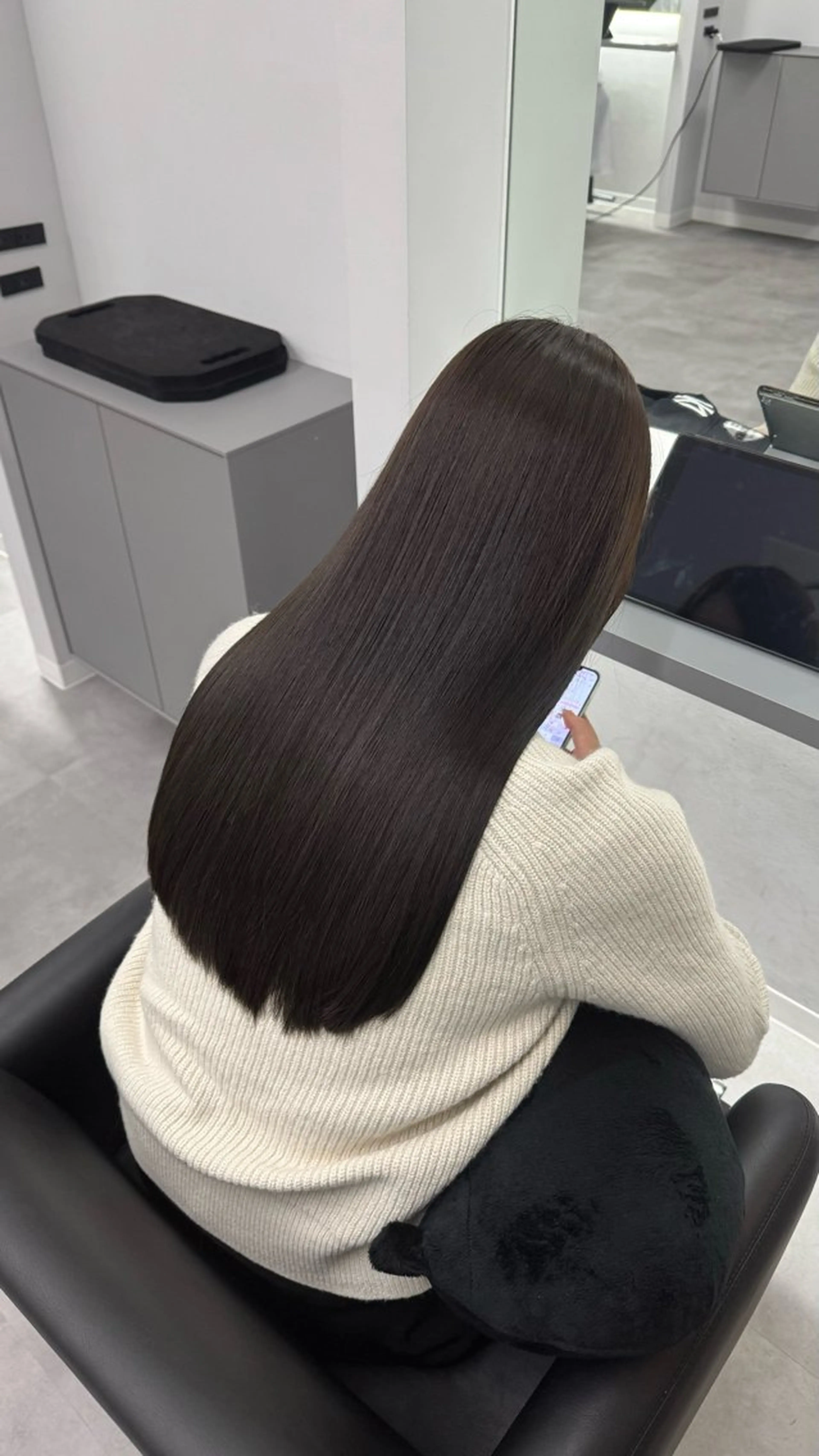 カラー 縮毛矯正 中島 涼葉のヘアスタイル