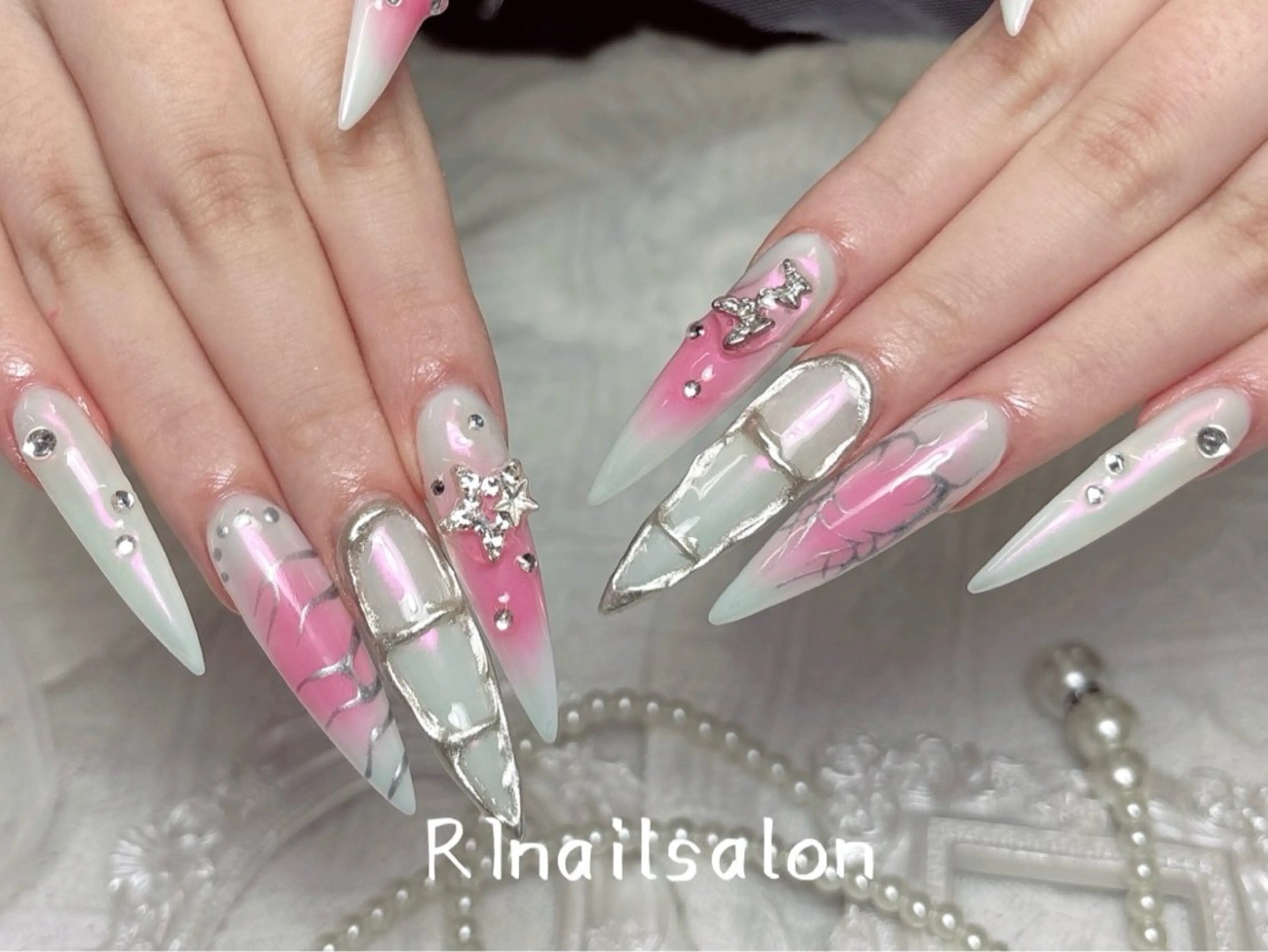 ネイル ジェルネイル 韓国ネイル マグネットネイル 持ち込み ワンカラーネイル ハンドネイル ハンドケア R1🎀Nail💕 池袋東口店のネイルデザイン