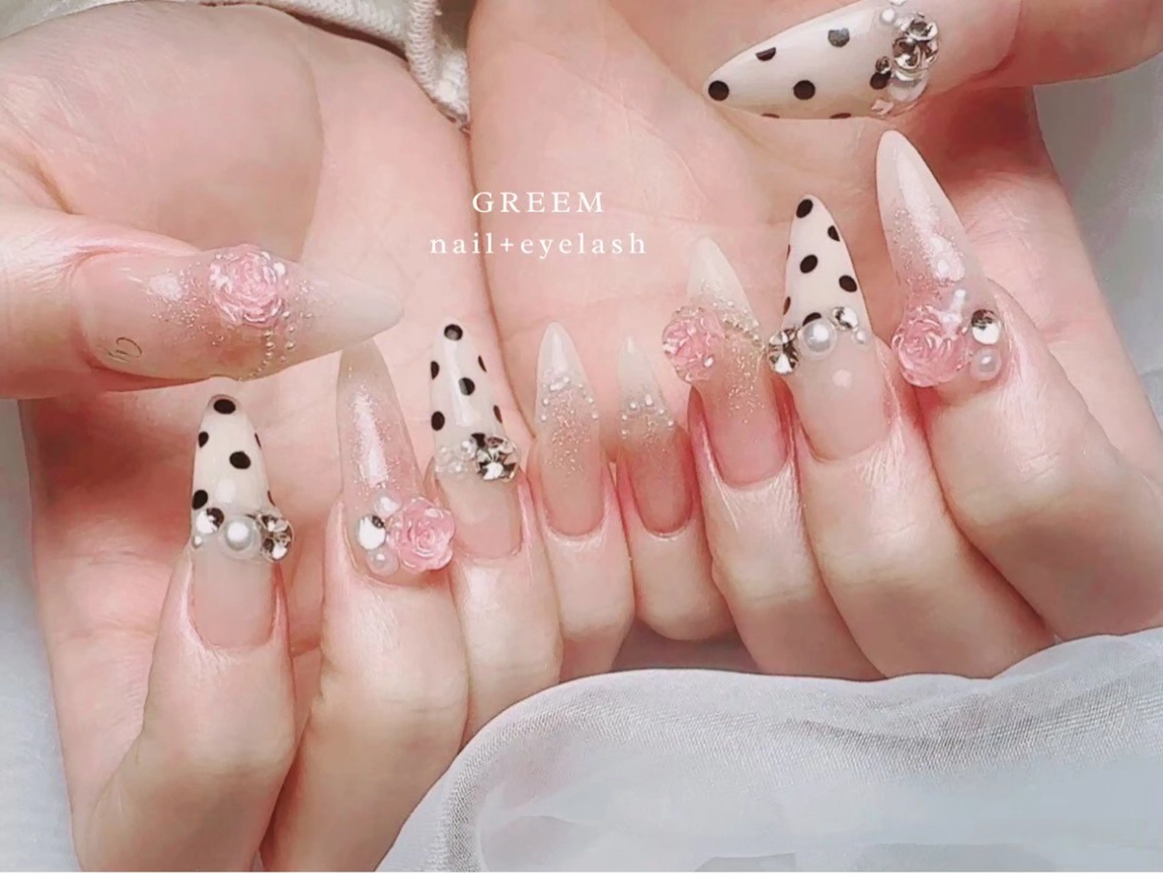 ネイル ドット フレンチネイル ハンドネイル GREEM グリームのネイルデザイン