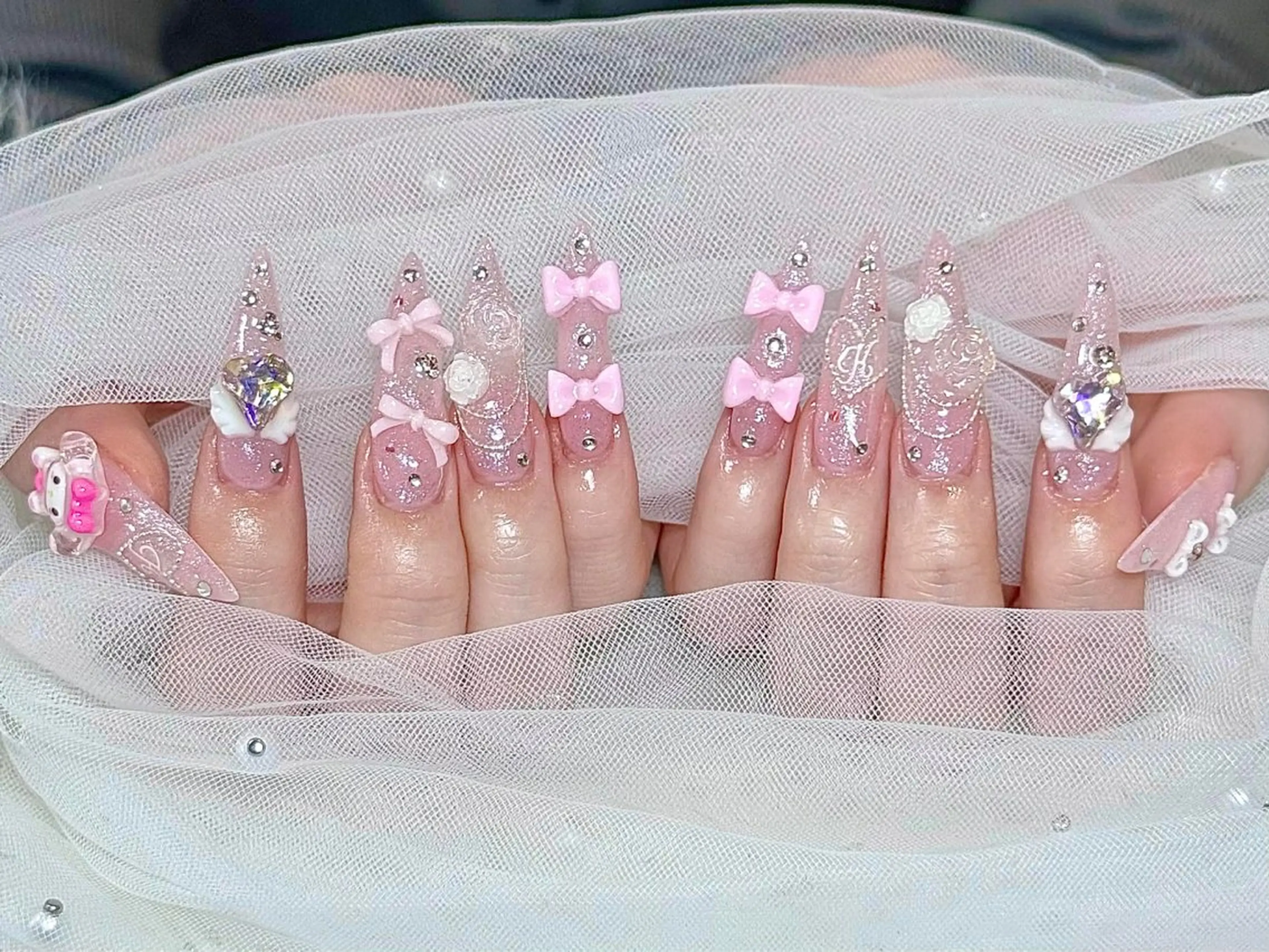 ネイル チークネイル ドット フレンチネイル グラデーション ハート ハンドネイル Julli NailStudioのネイルデザイン