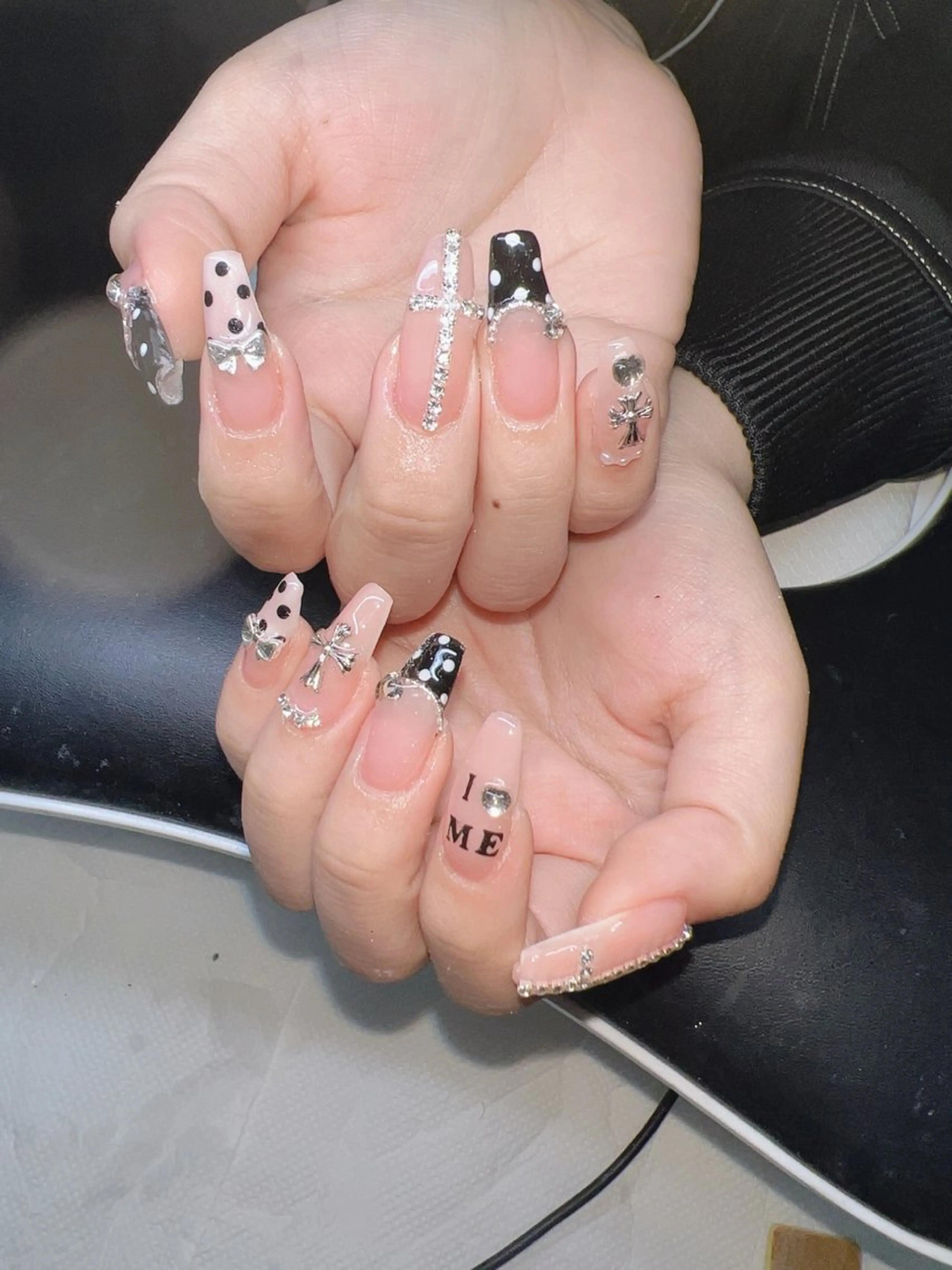 ネイル オーロラネイル チークネイル 長さ出し フットネイル フレンチネイル ハンドネイル Lee Nailsのネイルデザイン