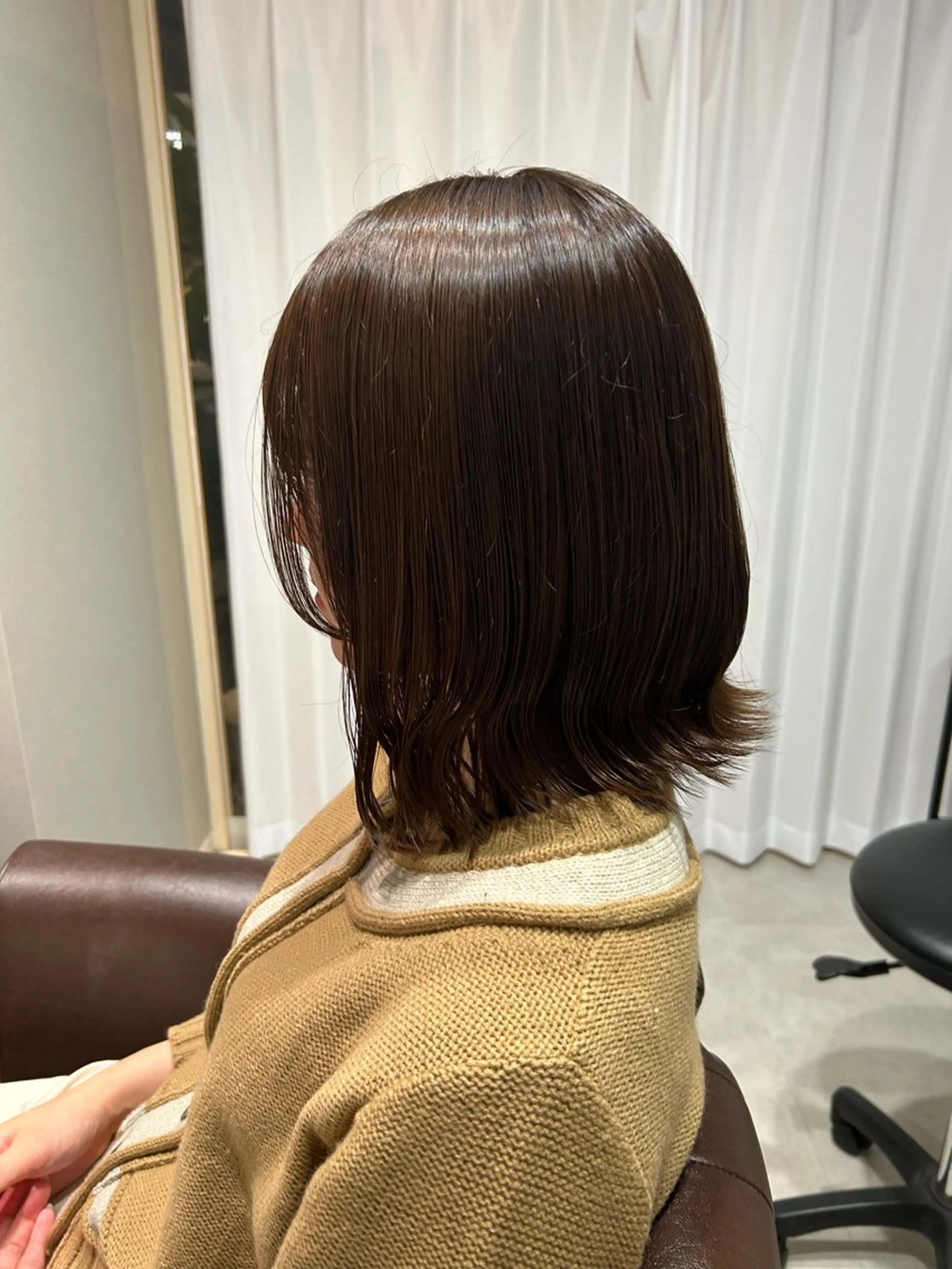 ミディアム 川筋 桃果のヘアスタイル