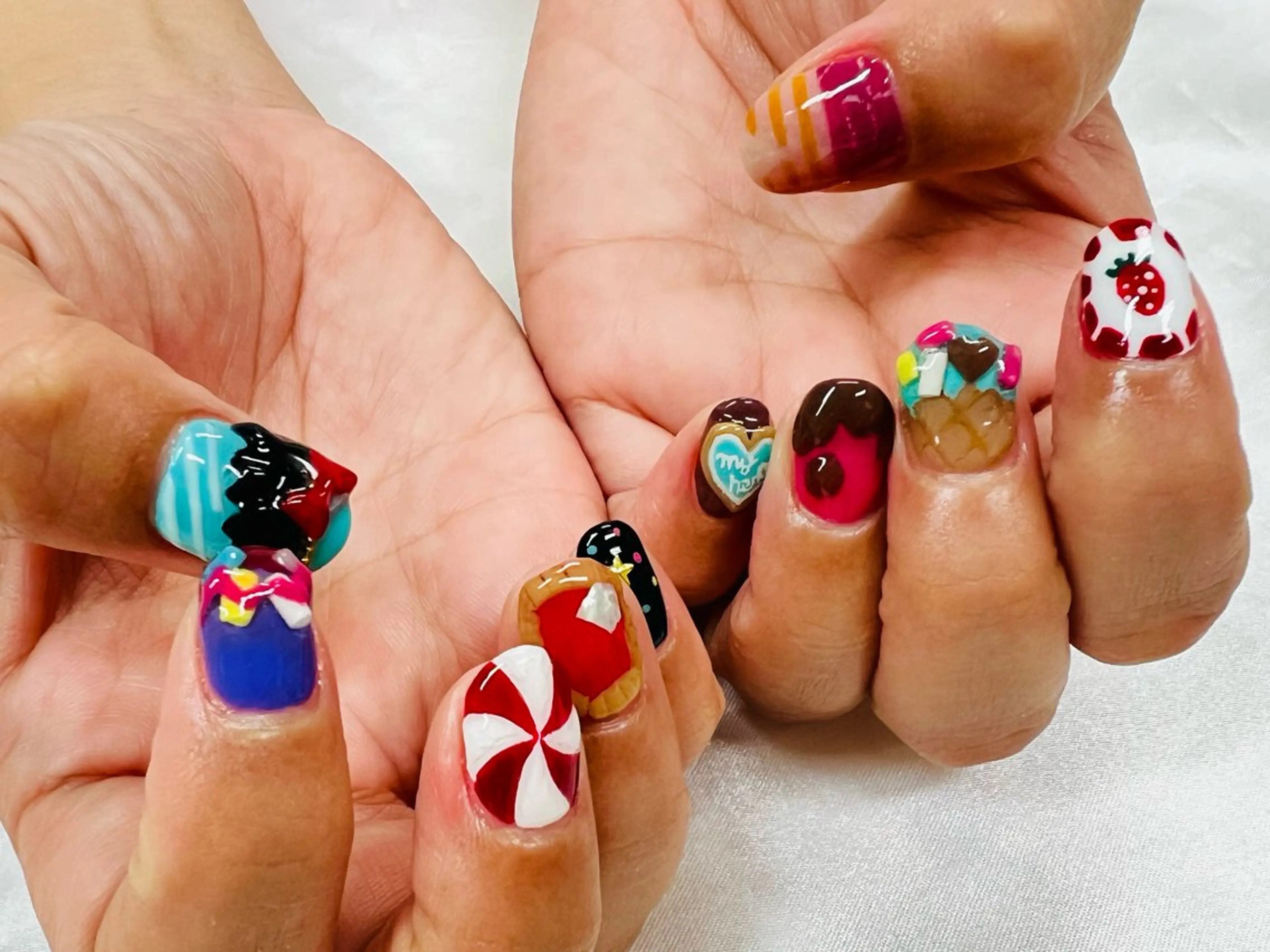 ネイル ユリシスネイル 担当近藤のネイルデザイン