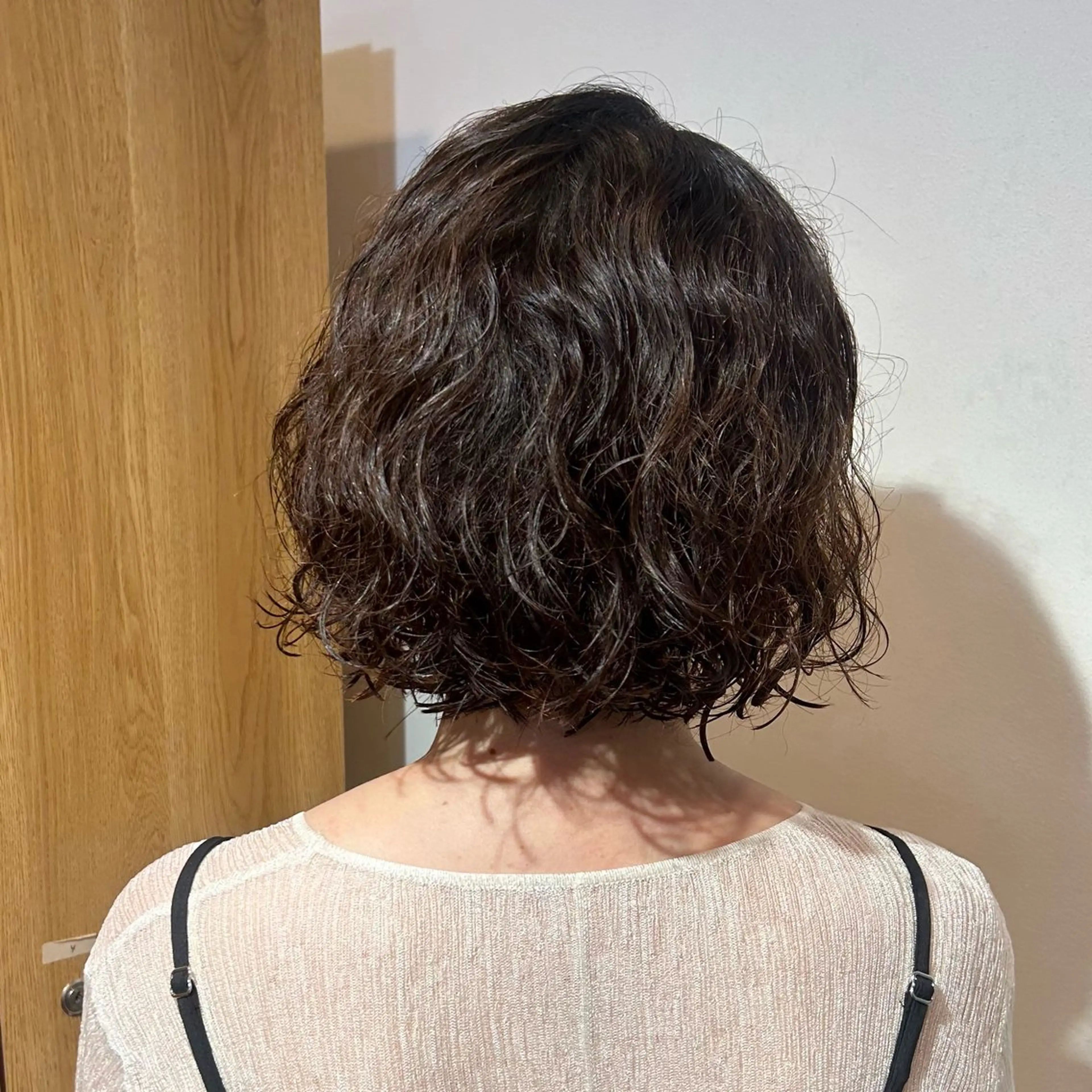 ショート ボブ くびれヘア くせ毛 顔周りカット 韓国風ヘア ブリーチなしベージュ /ヘアセット/ミユのヘアスタイル