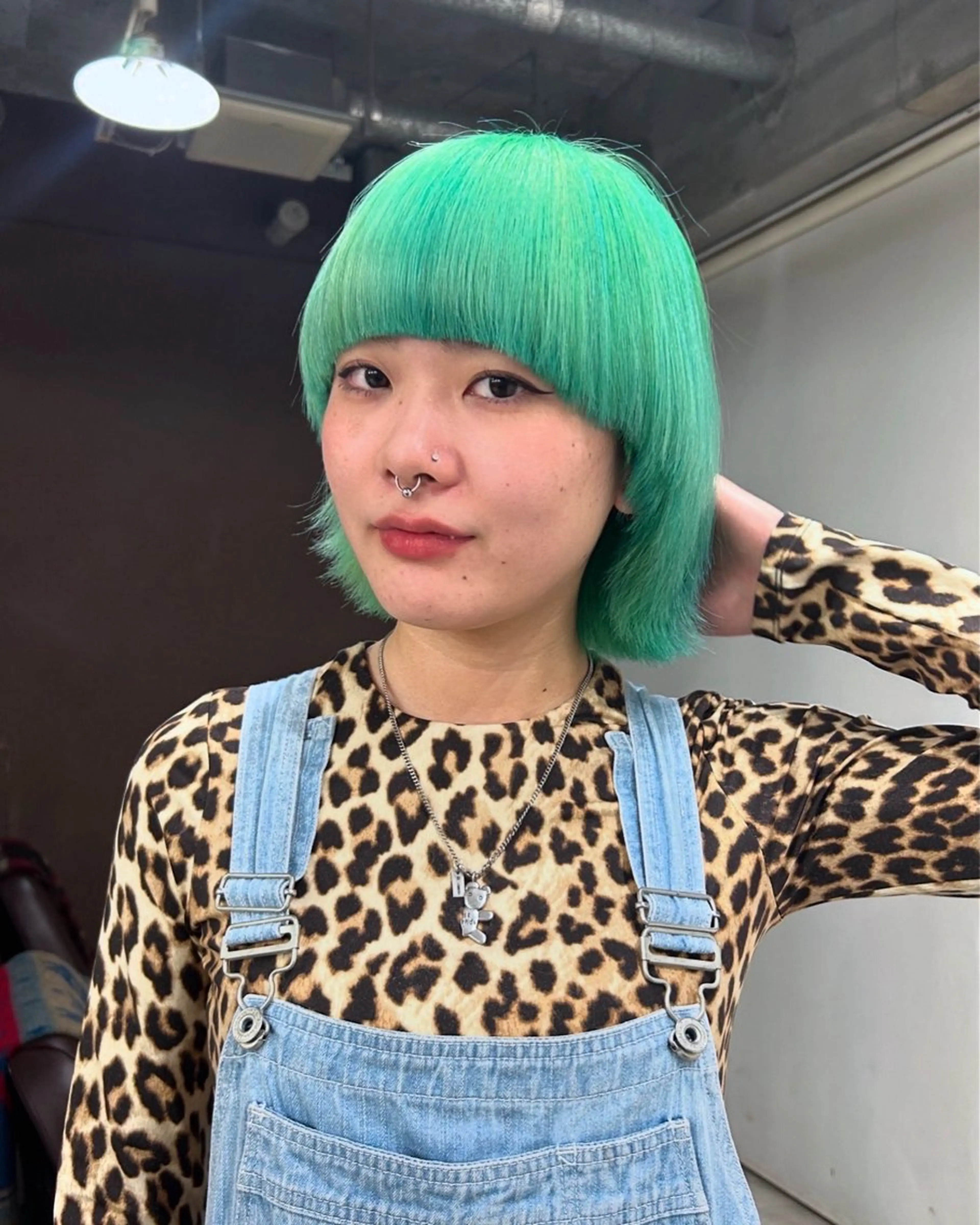 ショート ヘアカラー Hiyo 海外レイヤーカットのヘアスタイル