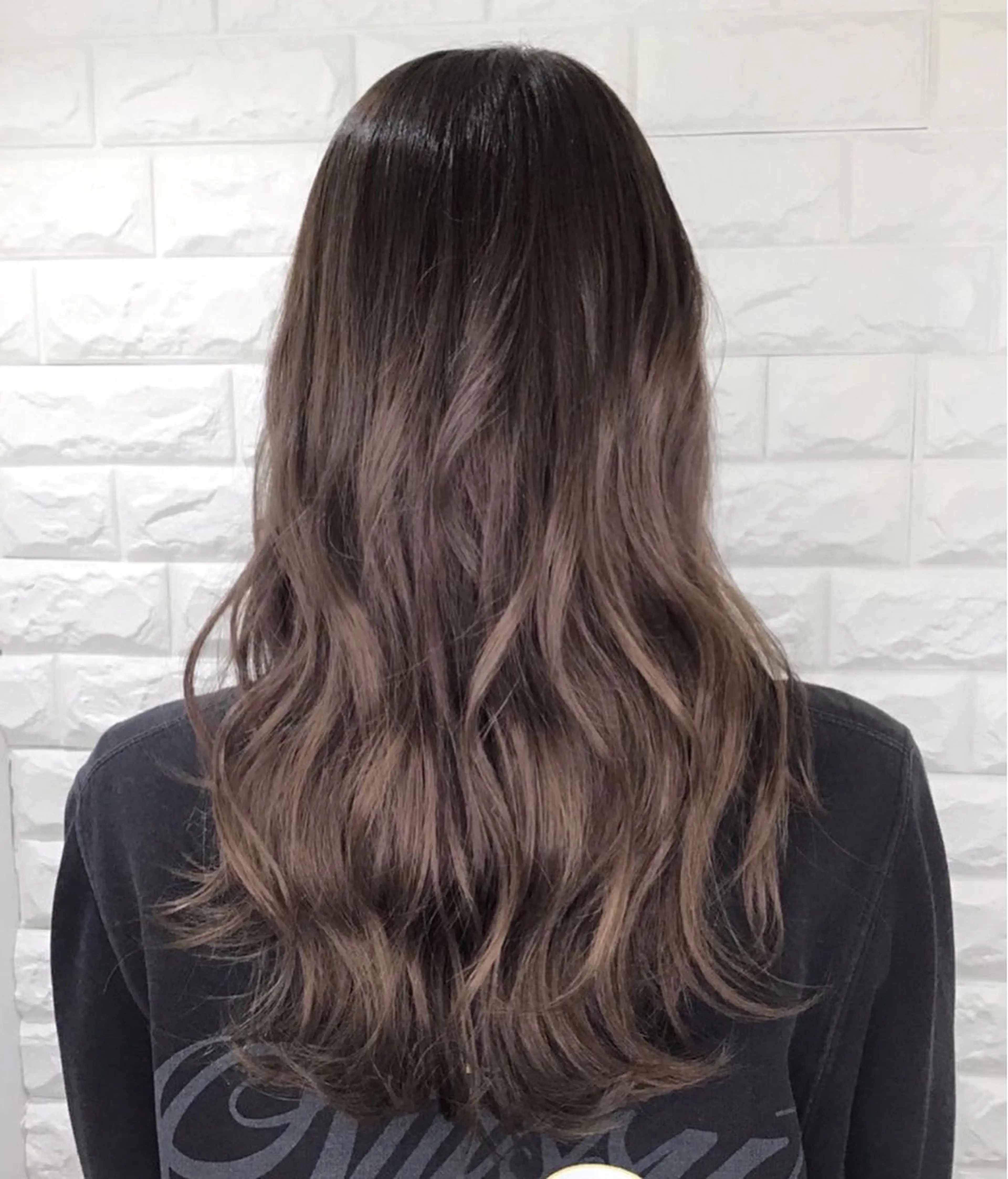 セミロング カラー 🤍透明感カラー🤍 Moeのヘアスタイル