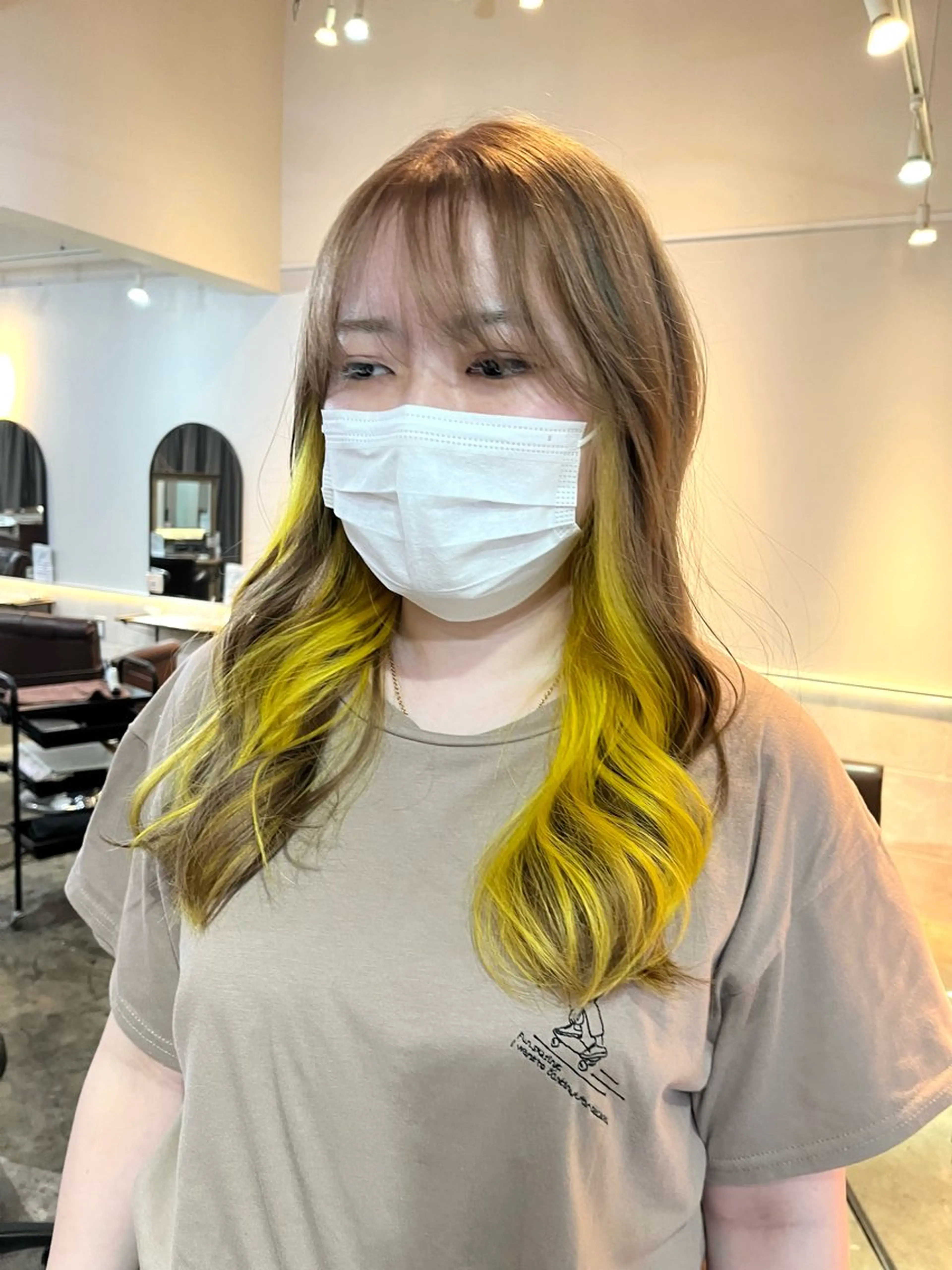 ロング カラー ベージュカラー ブリーチ イエローカラー ヘアカラー FERIA あべの yumeho🍭のヘアスタイル