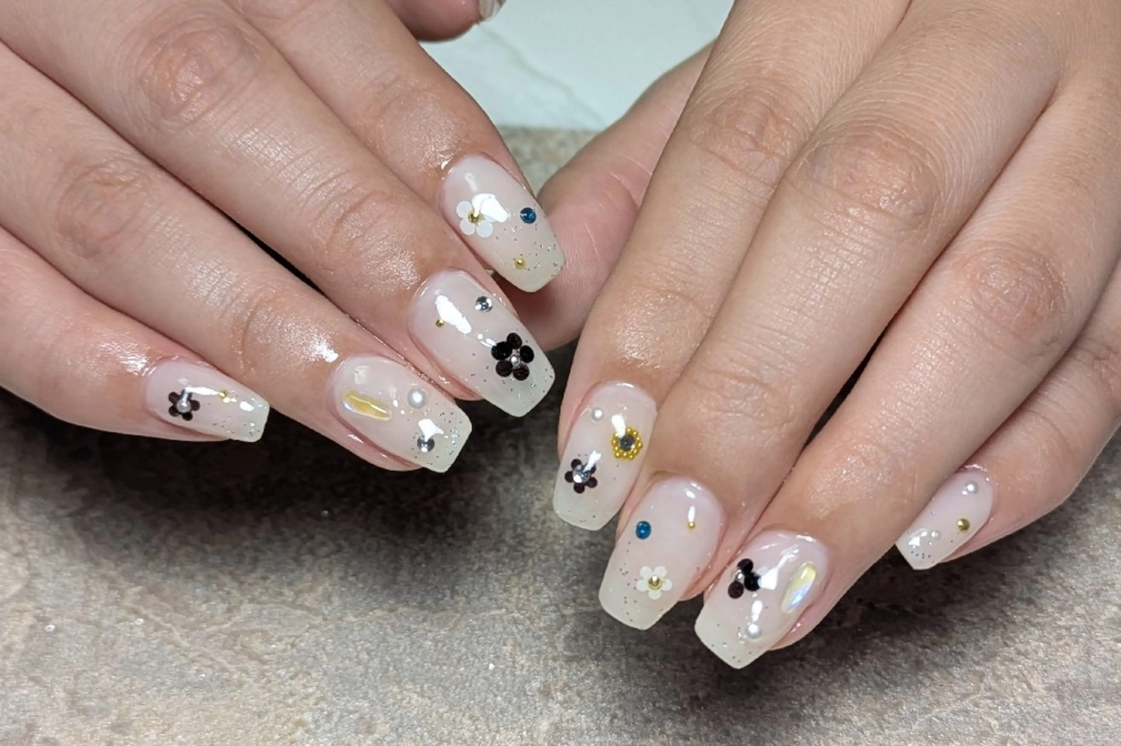 ネイル アートネイル 持ち込み ニュアンスネイル シンプルネイル ワンホンネイル ハンドネイル m&pPrivate nailsalonのネイルデザイン