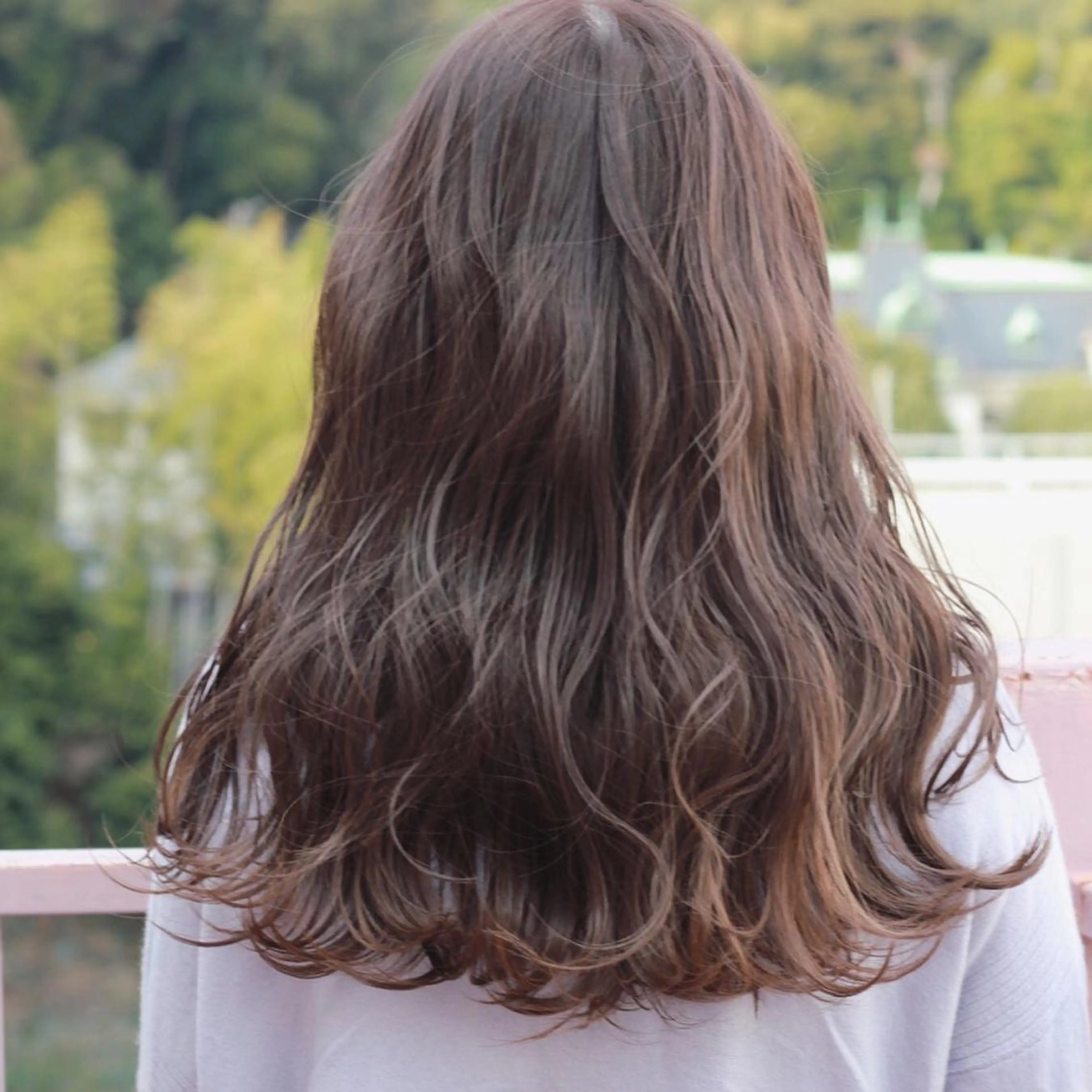 ロング カラー グレージュ ハイライトカラー ハイライト ヘアカラー Viage （ビアージュ）のヘアスタイル