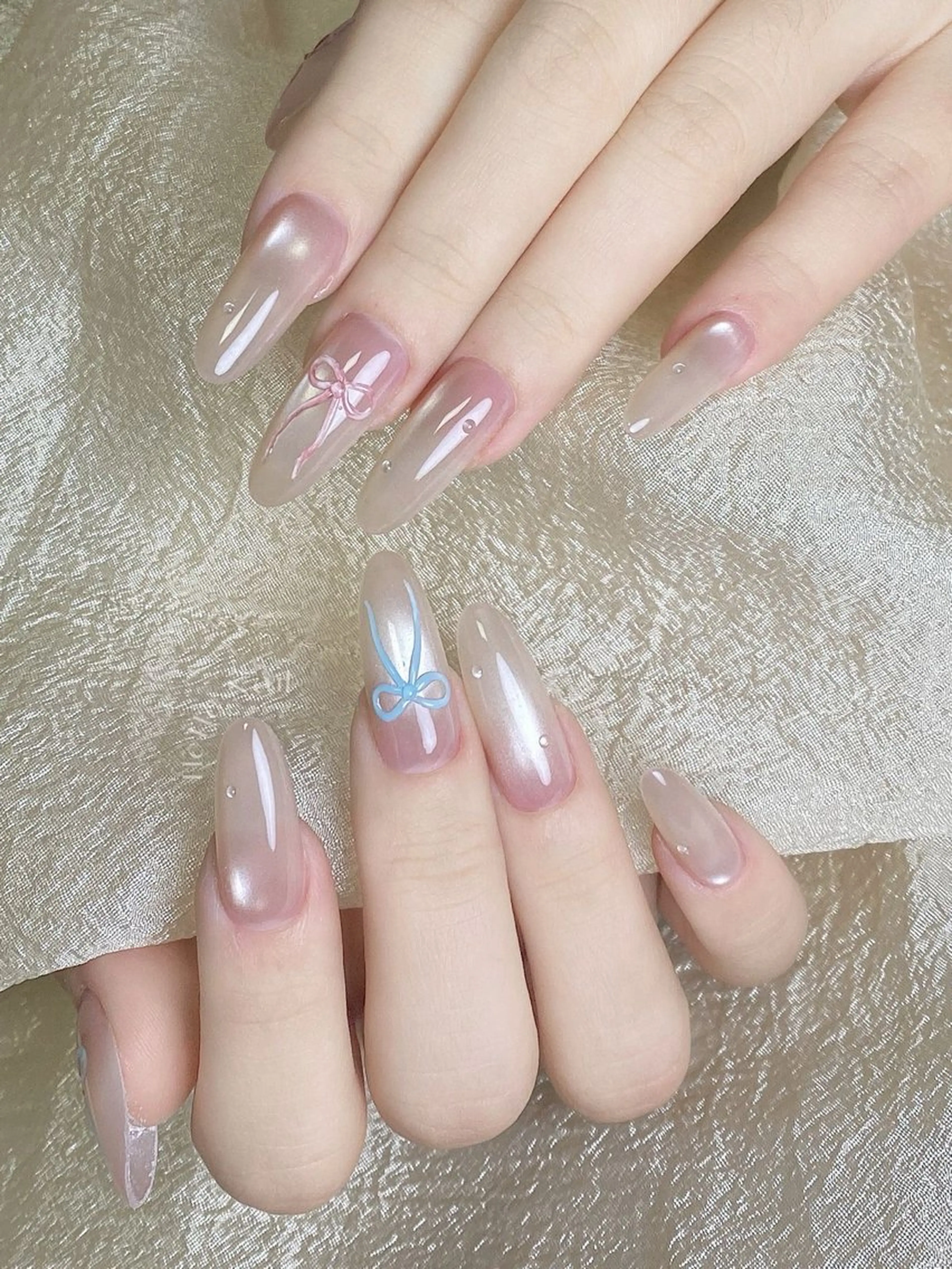 カラー グラデーションカラー ピンクカラー ハンドネイル AIN Nailのネイルデザイン