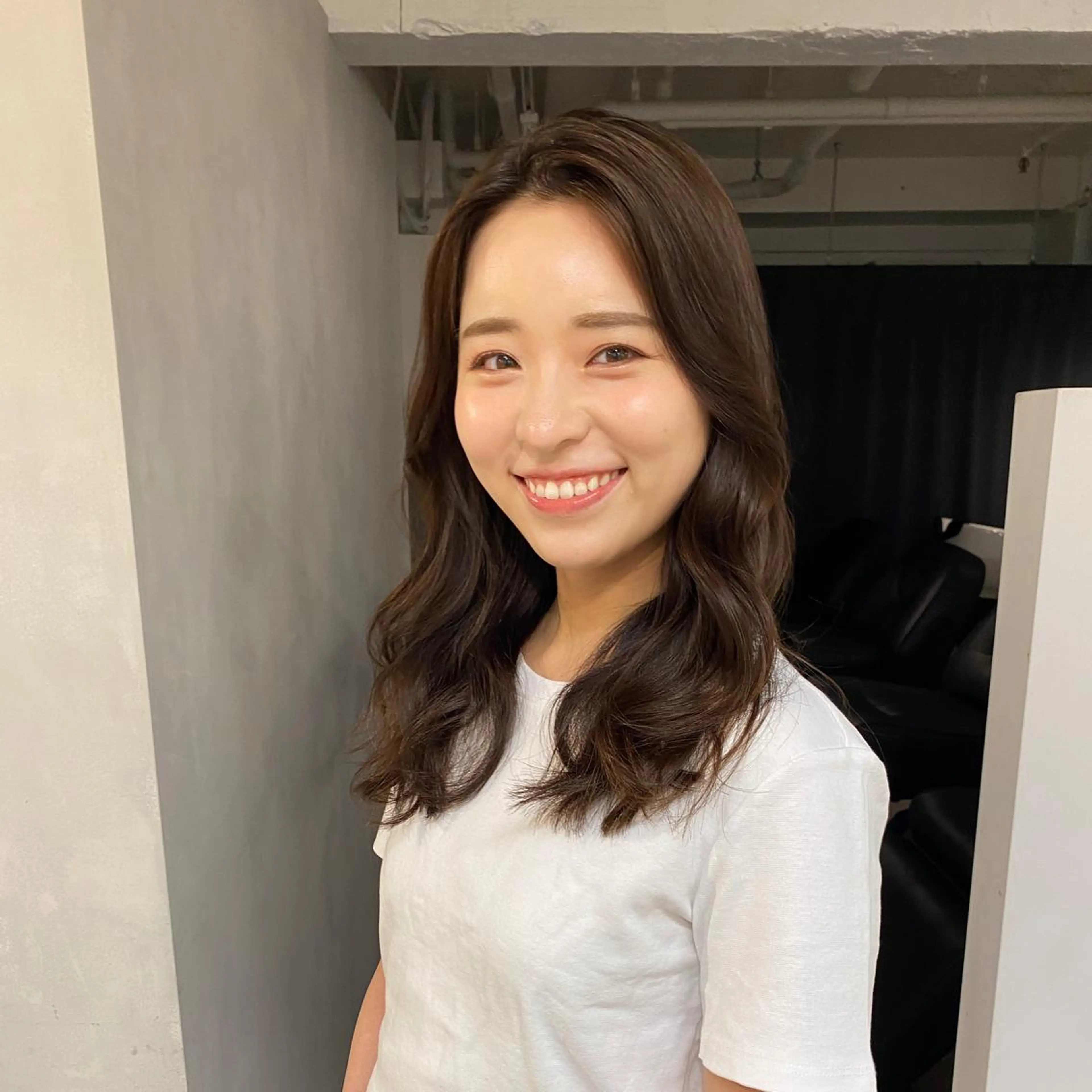 セミロング カラー パーマ セミロングパーマ 韓国風ヘア デジタルパーマ レイヤーカットのプロ 大人ヘア宮森貴志のヘアスタイル