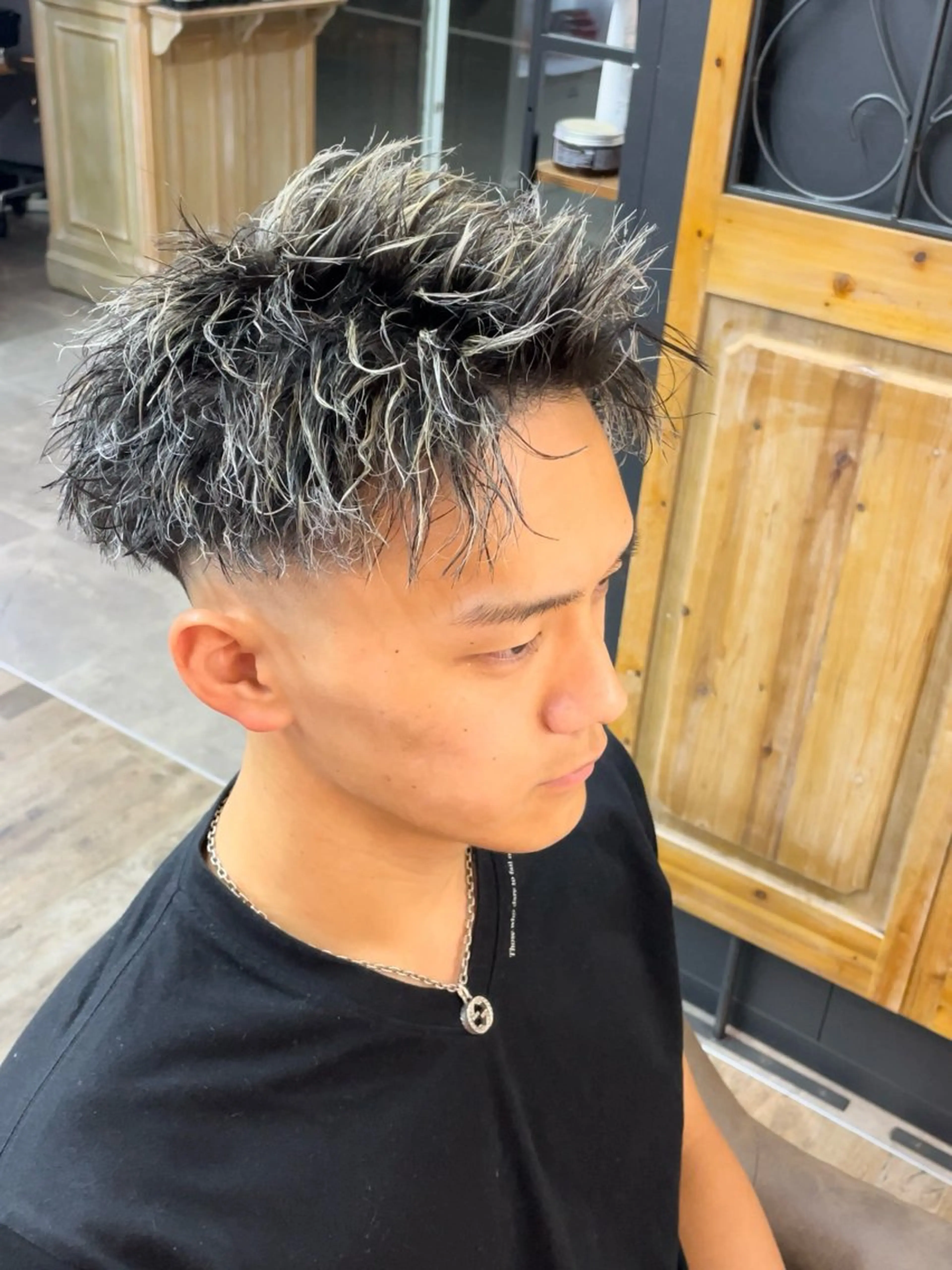 ショート パーマ メンズ カット ヘアカラー パーマ 💇🏻‍♂️パーマ ニキ✨本田龍斗のヘアスタイル