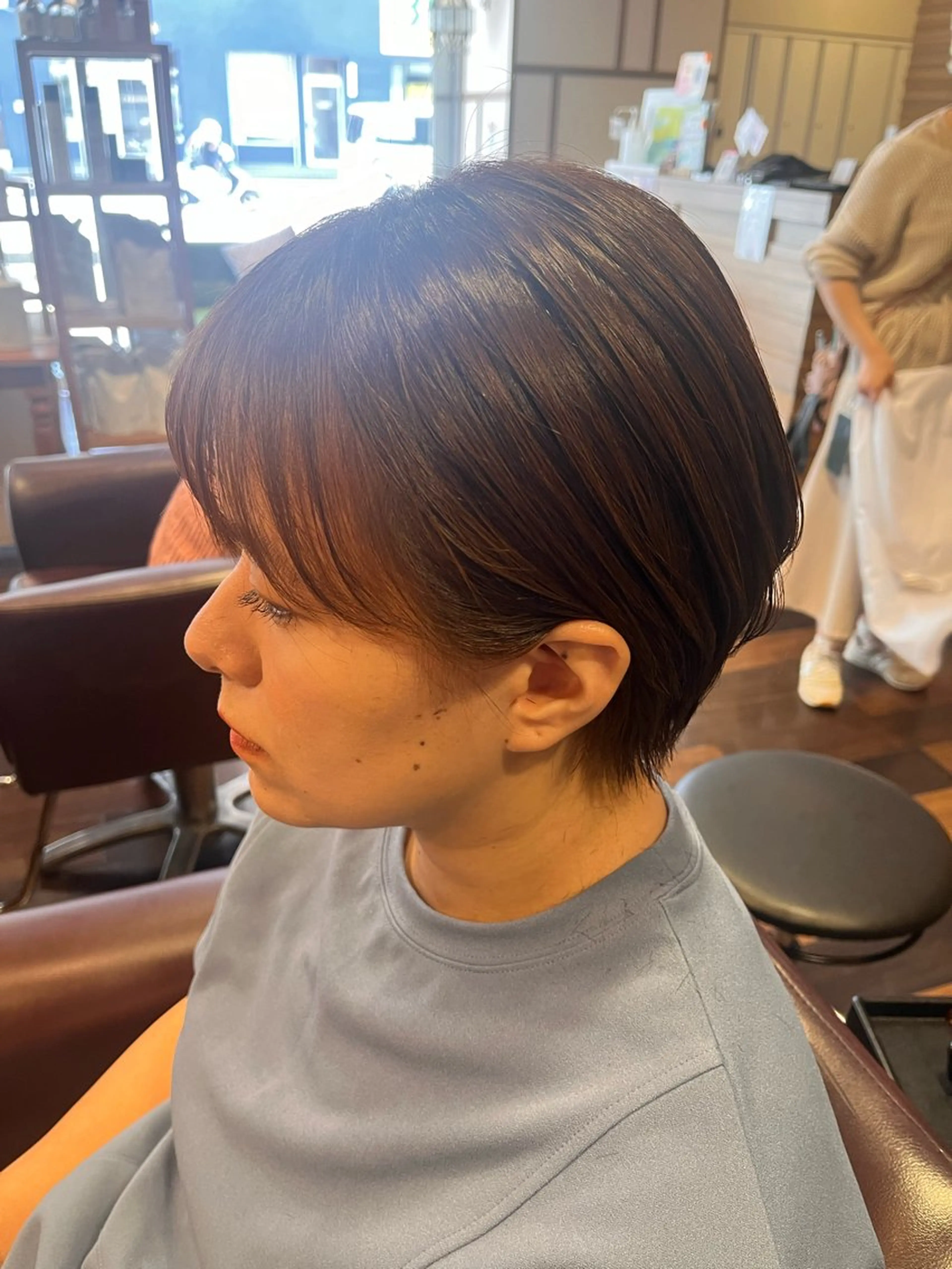 ショート カラー ブラウンカラー ショートヘア カット ヘアカラー よしだ しおりのヘアスタイル