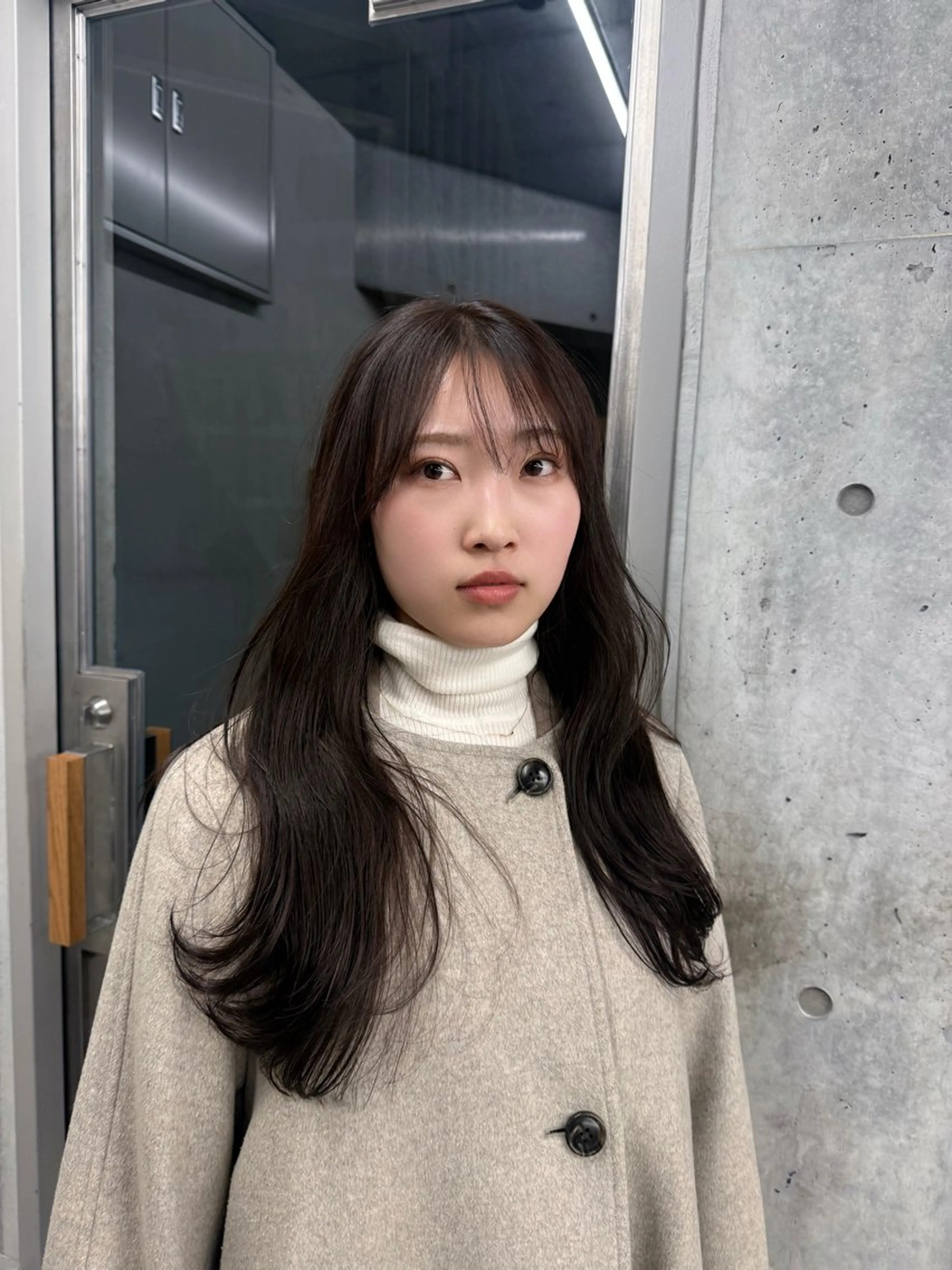 カラー アッシュ ベージュカラー ブリーチ 透明感カラー グレージュ カット ヘアカラー トリートメント 誰より丁寧なカット/ 小林輝/レイヤーのヘアスタイル