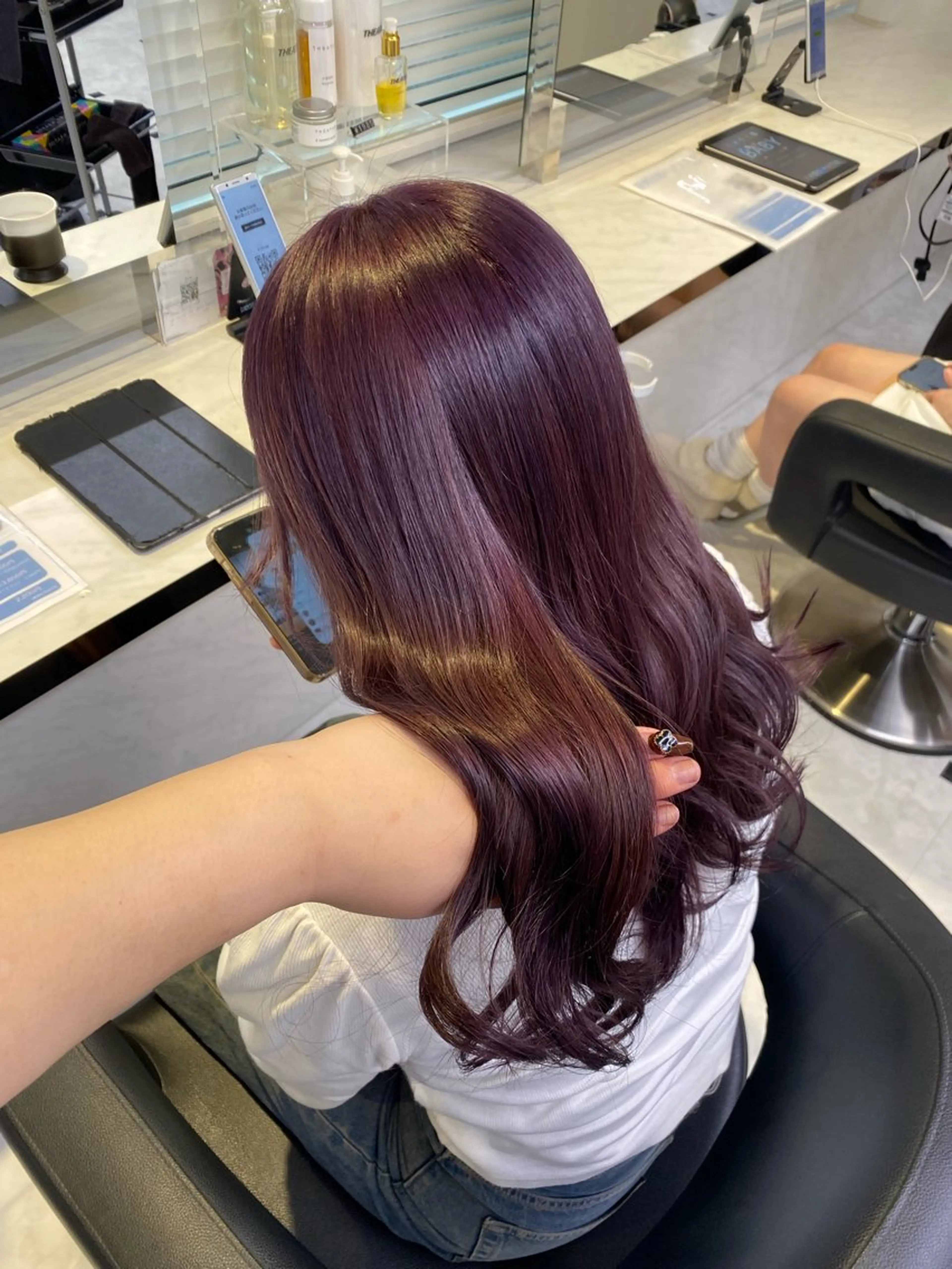 ロング カラー ヘアカラー トリートメント 透明感ベージュカラー 🪞上野🪞AIのヘアスタイル