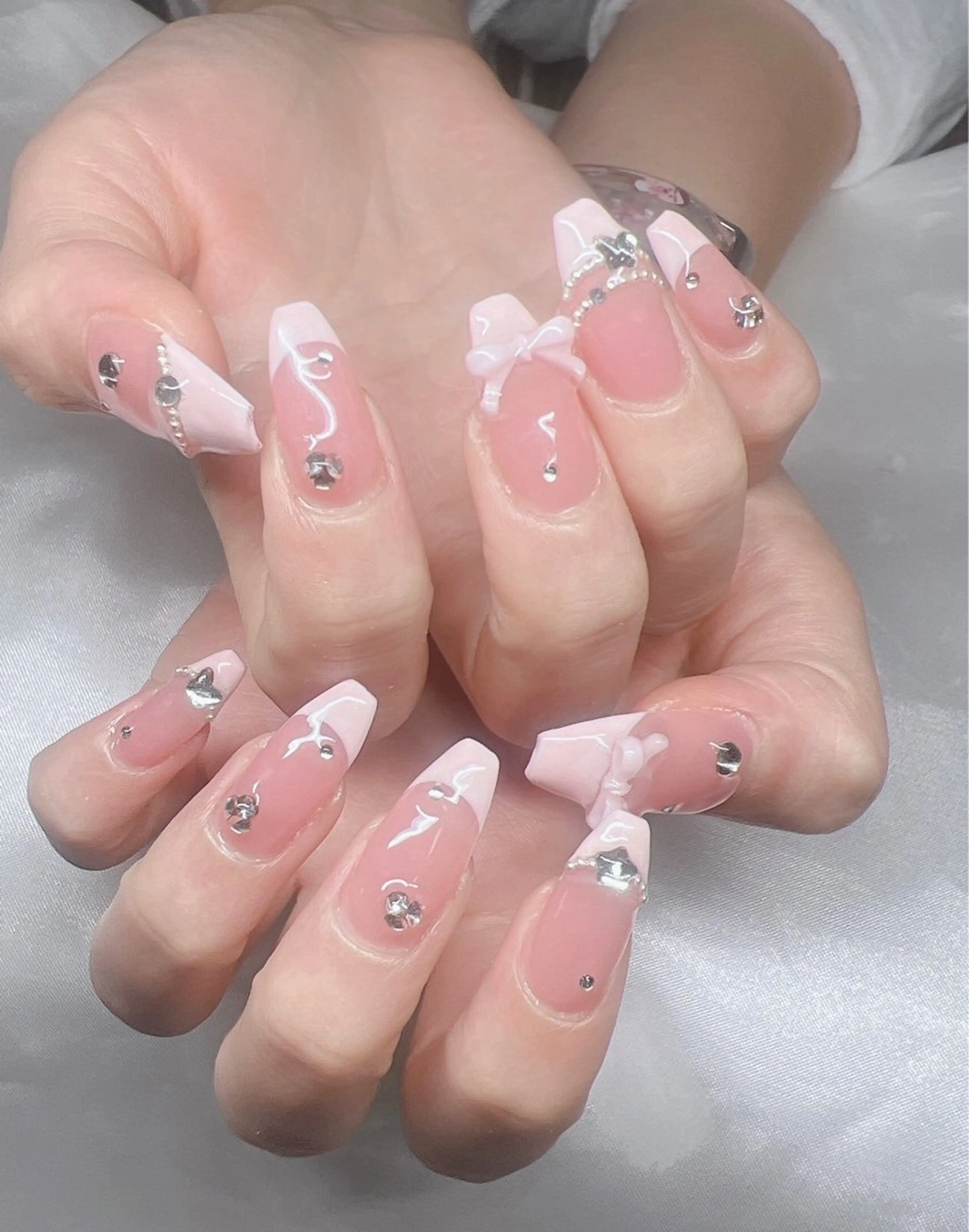 ネイル 長さ出し グラデーション キラキラネイル マグネットネイル ニュアンスネイル ハンドネイル Lee Ainのネイルデザイン