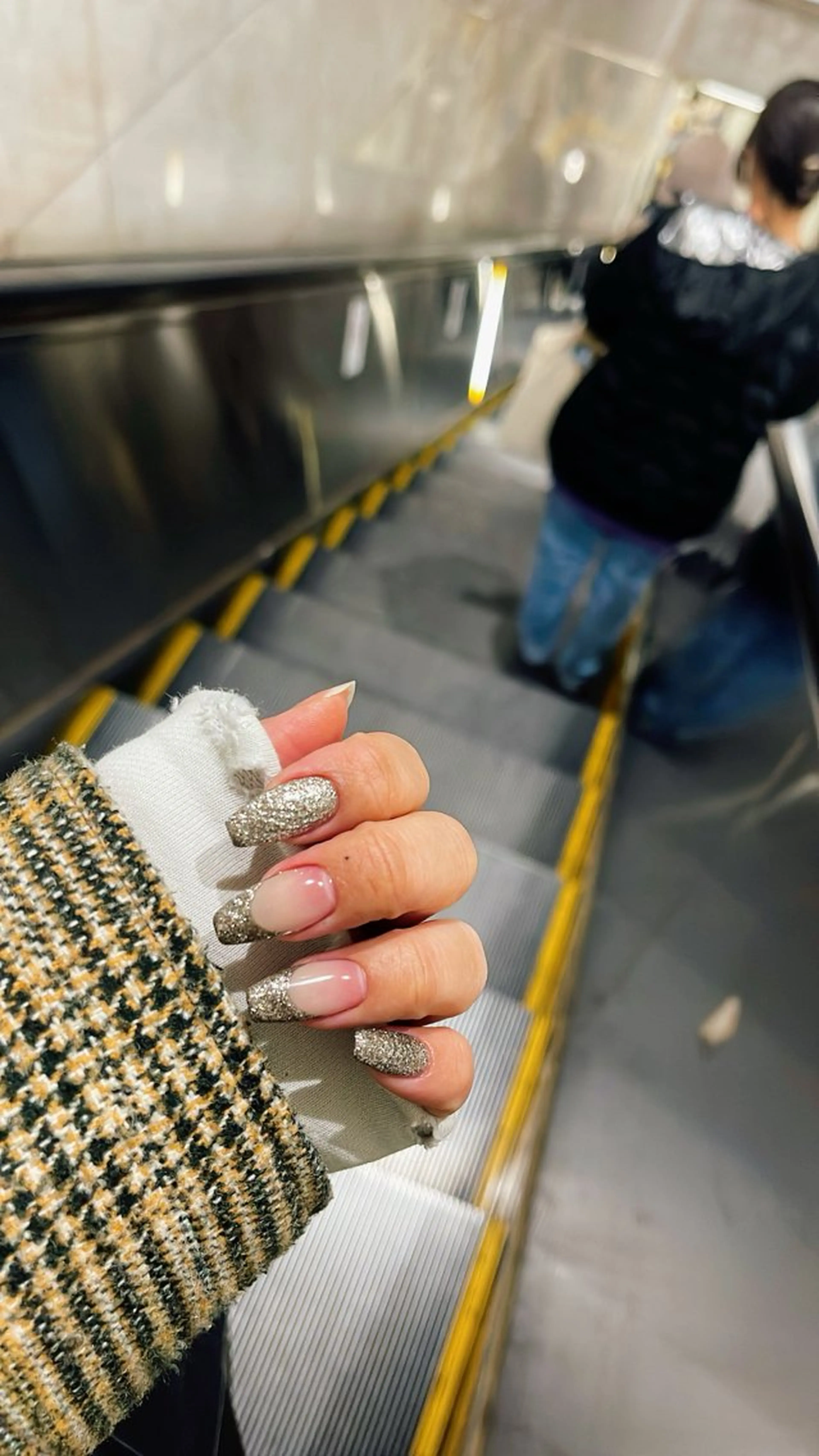 ネイル フレンチネイル ラメ(グリッター) SHIGE . 【パラジェル取扱店】のネイルデザイン