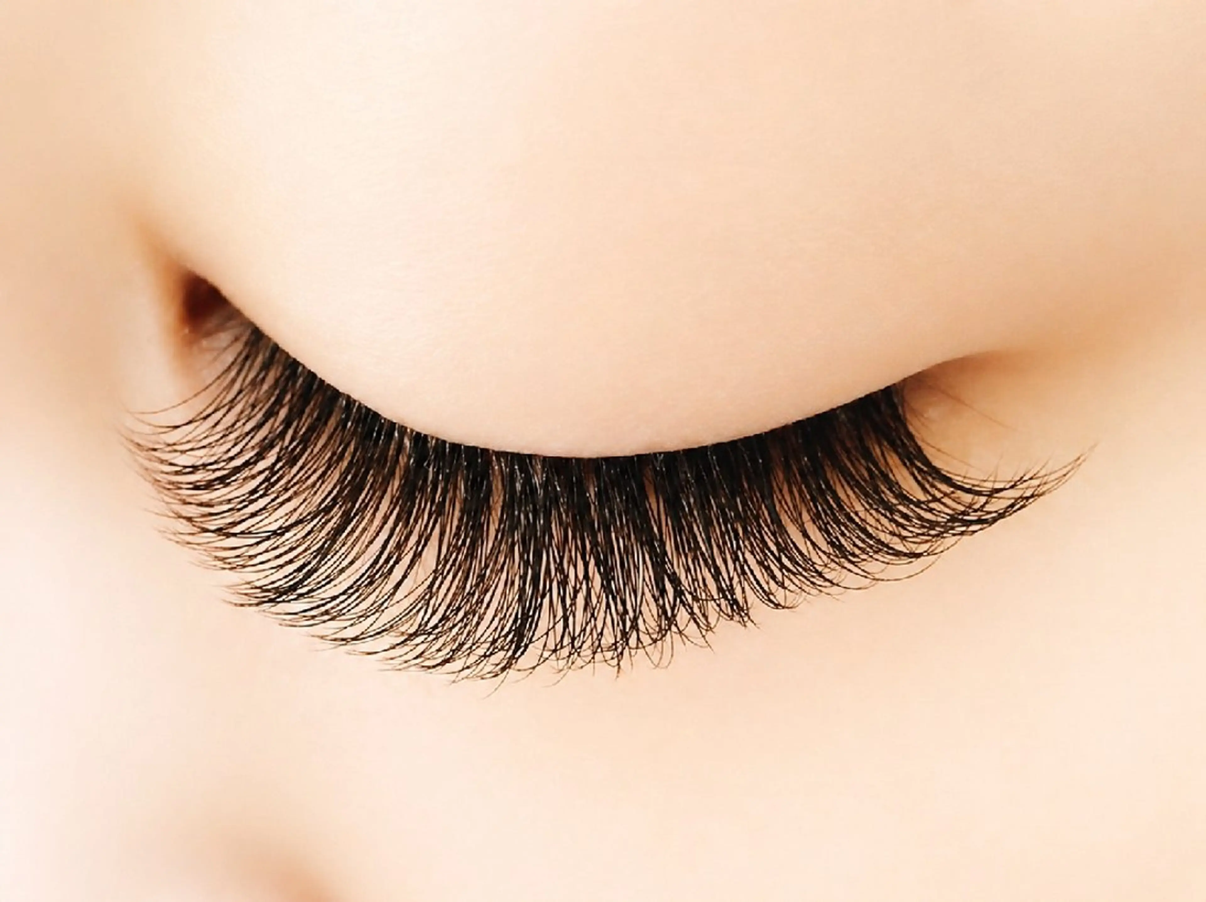 マツエク・マツパ ボリュームラッシュ EYE 405 Mikaのマツエク・マツパデザイン