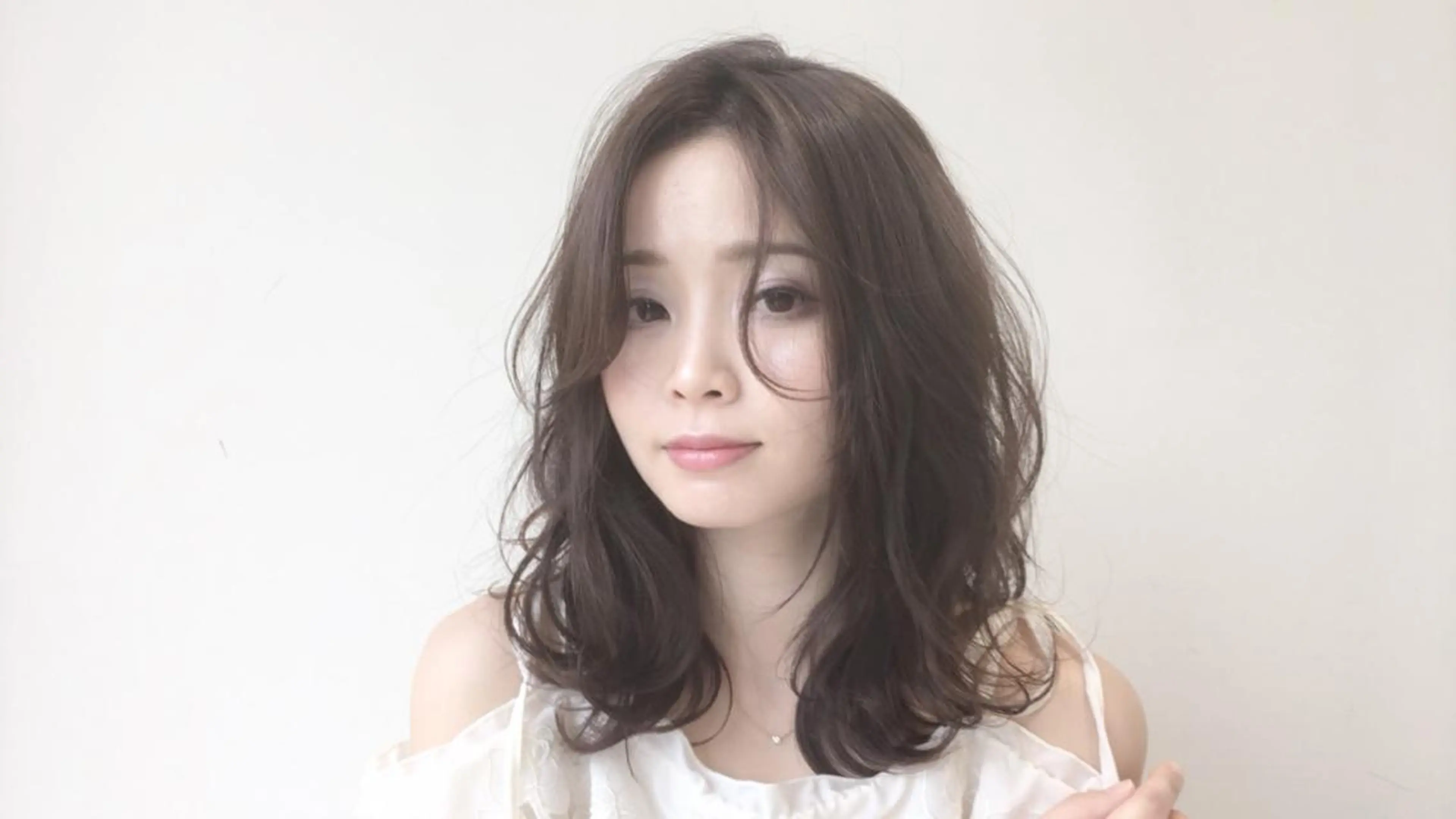 ミディアム カラー グレージュ UHAIR香久山店所属・小酒井 智洋のヘアスタイル