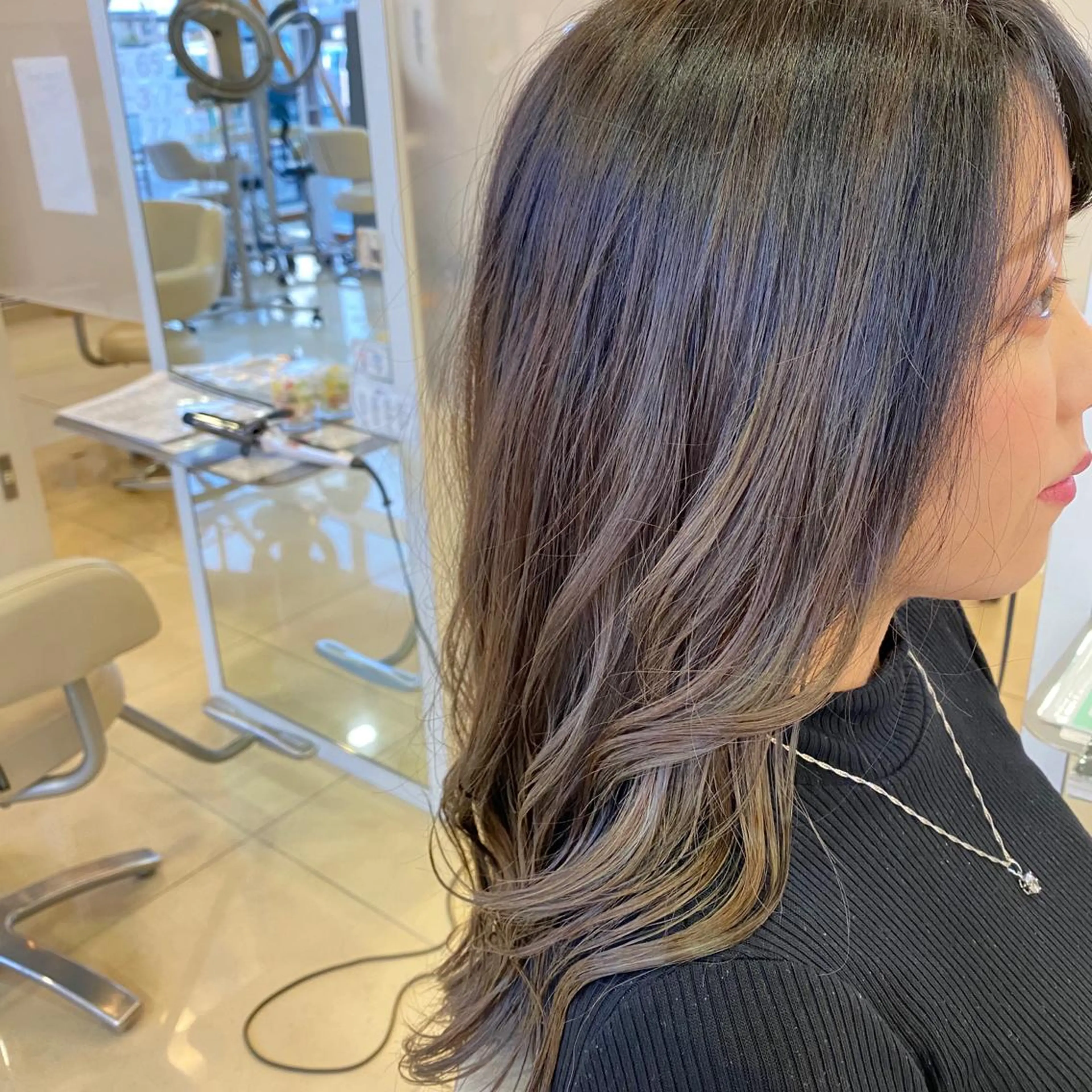 カラー 牧野 佳樹のヘアスタイル