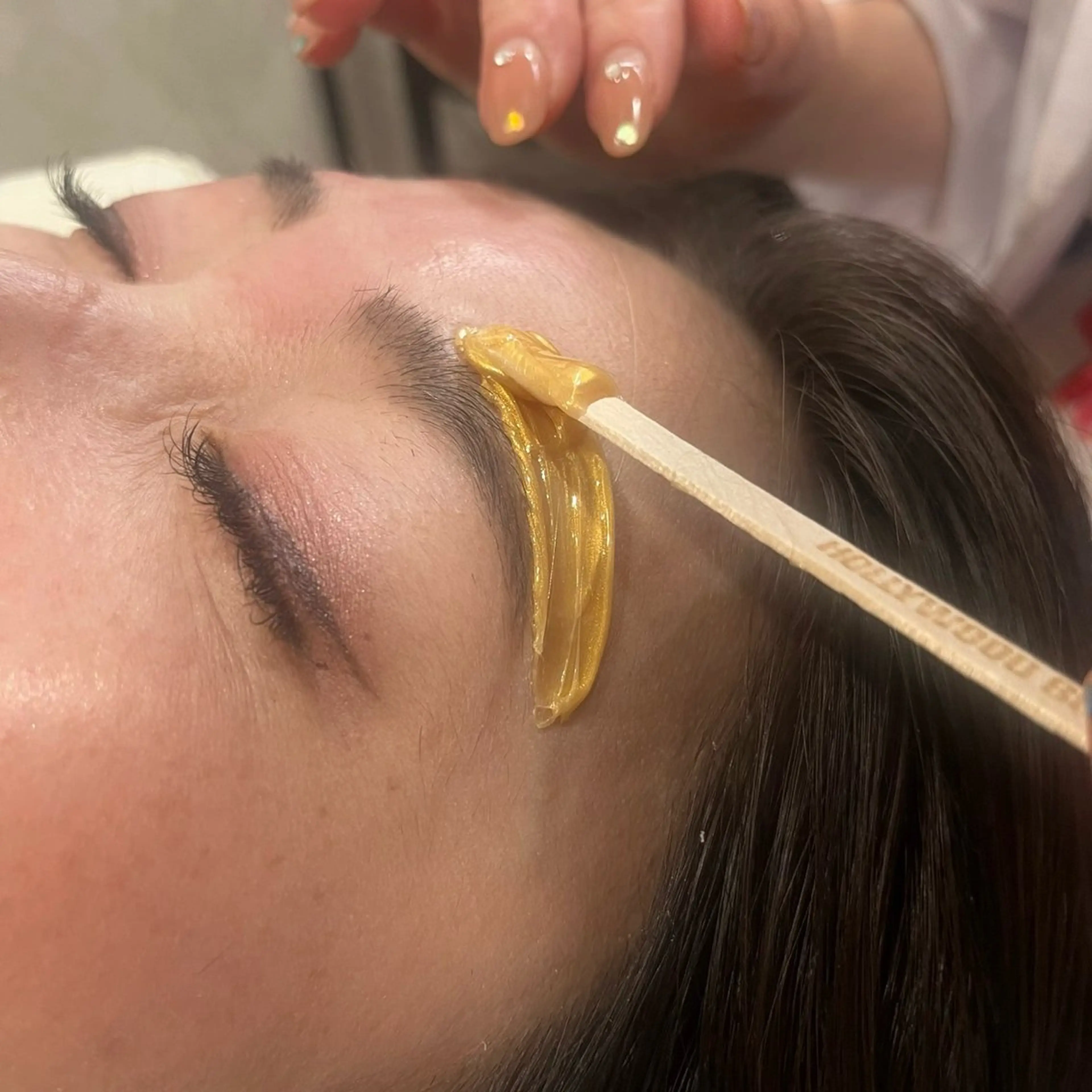 アイブロウ 眉毛ワックス脱毛 ハーブピーリング専門 毛穴洗浄❤️眉waxのエステ・リラクイメージ