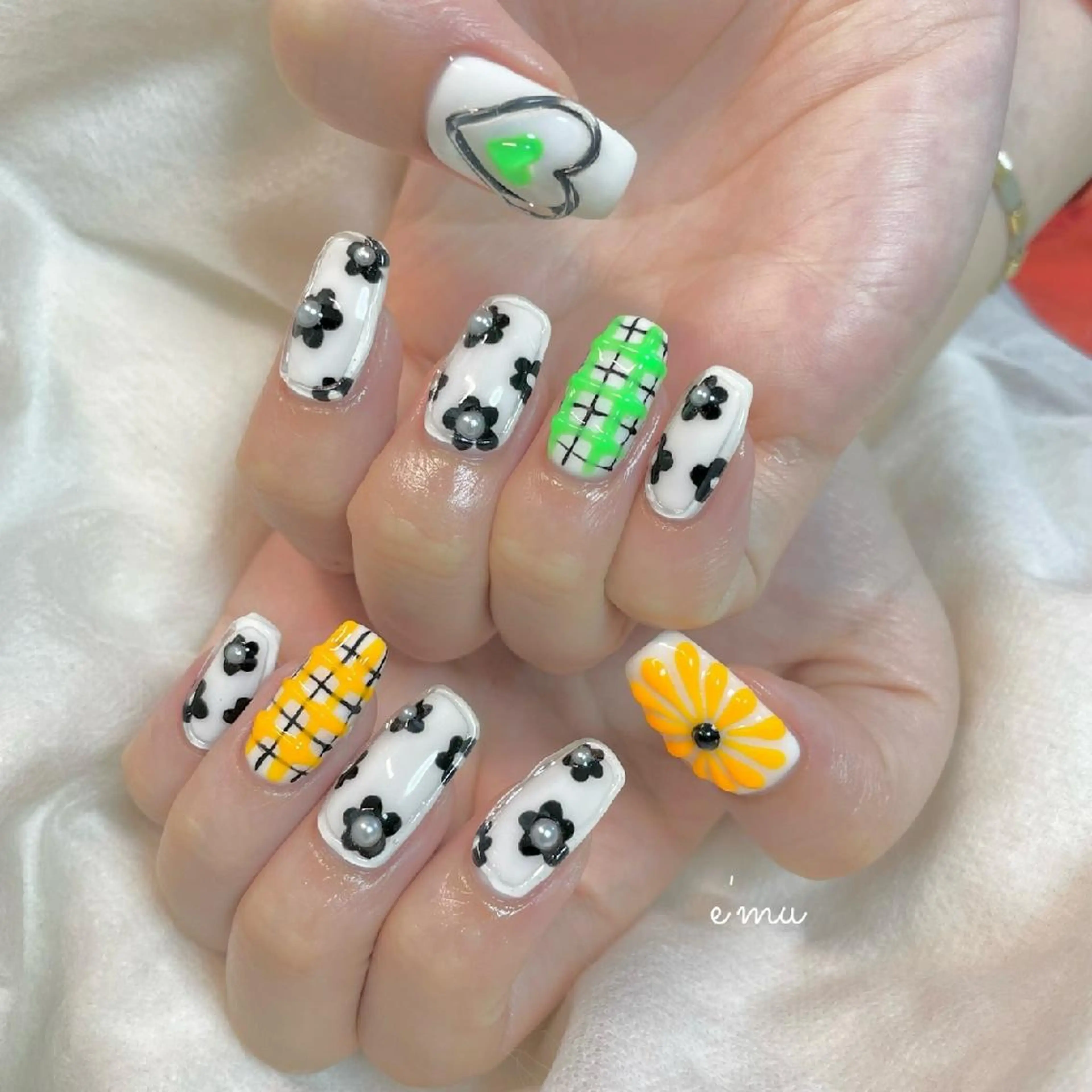 ネイル フラワーネイル nail salon e'mu💐のネイルデザイン