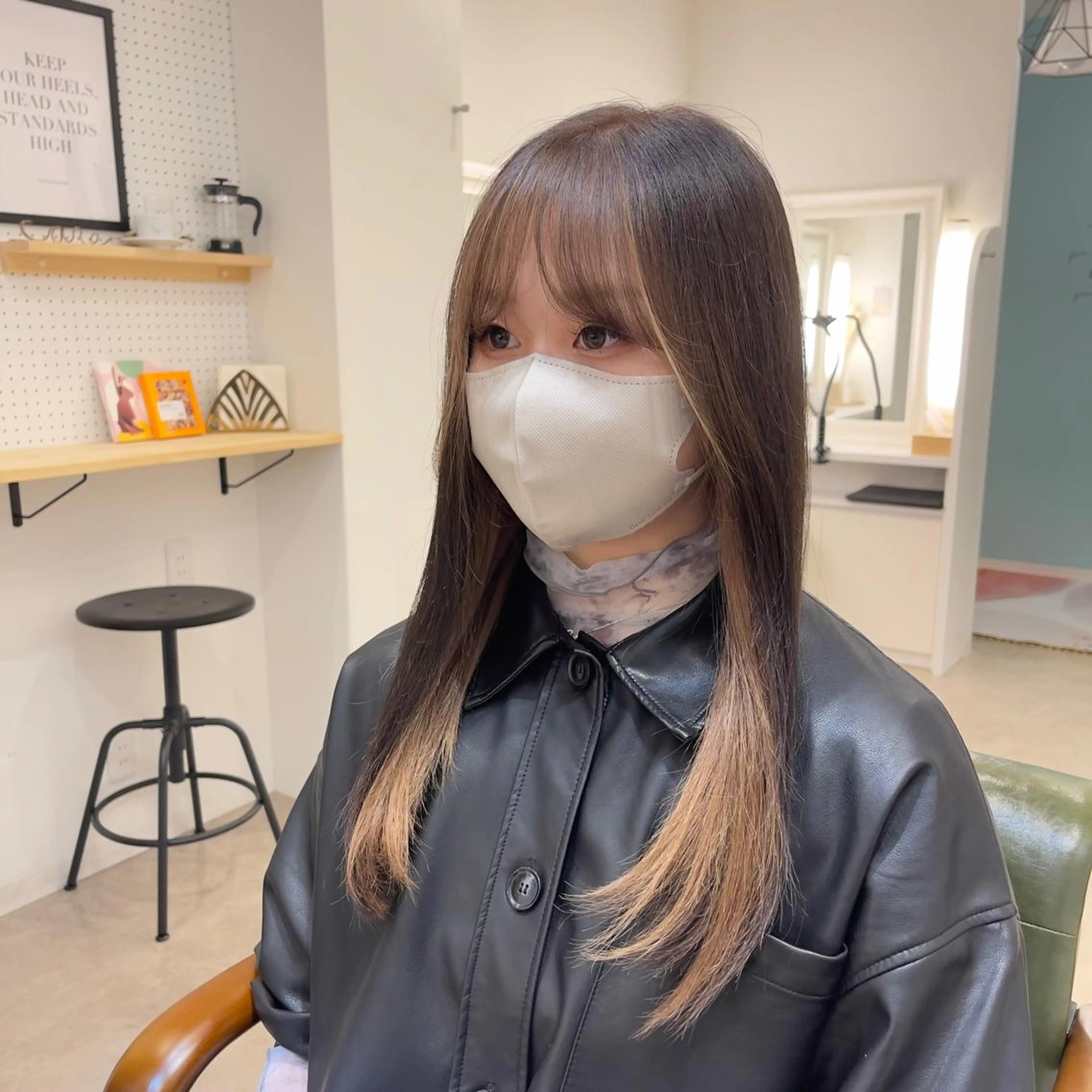 セミロング カラー インナーカラー 縮毛・酸性ストレート 特化のヘアスタイル