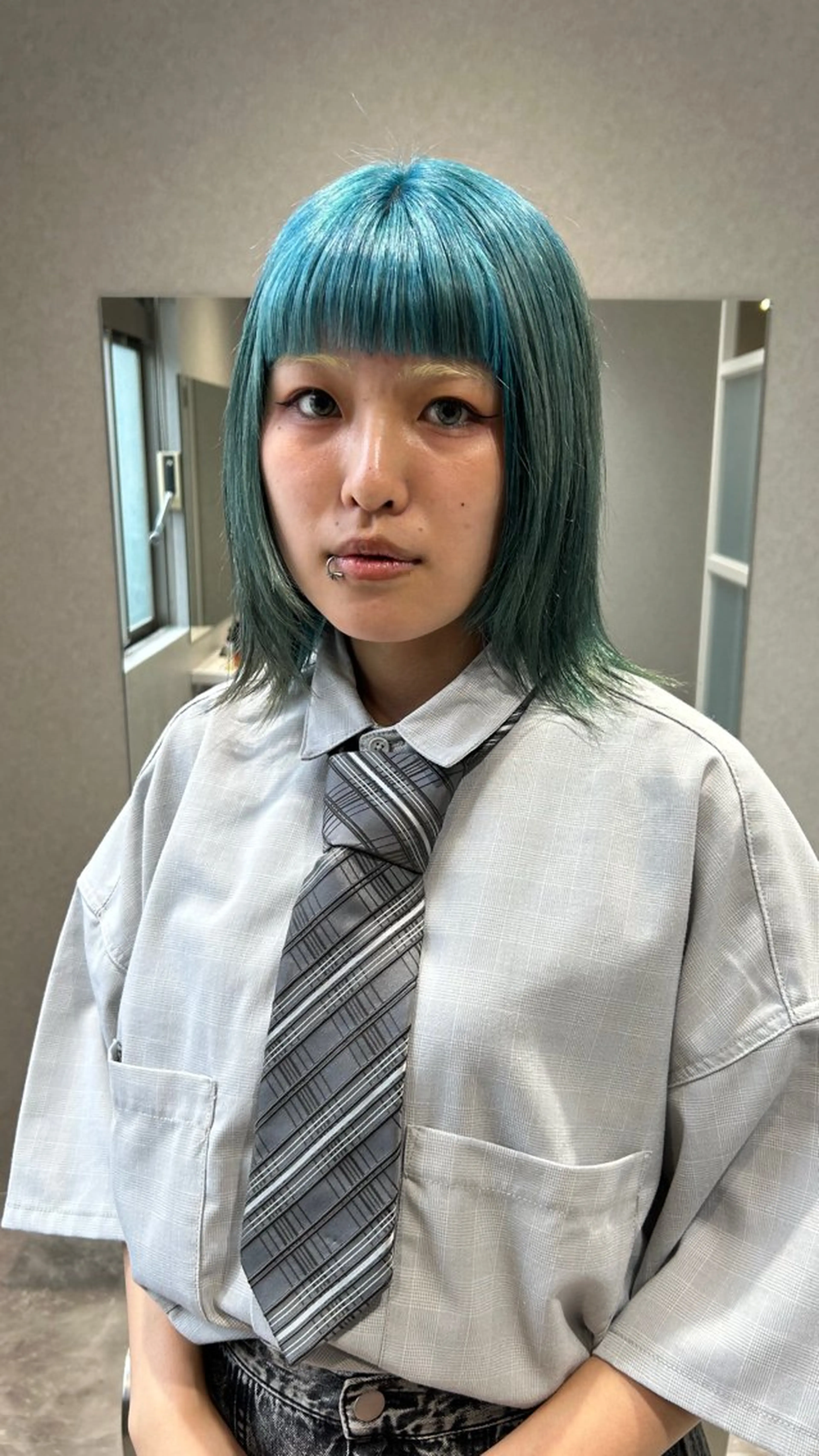 ミディアム ヘアカラー トリートメント Yui. レイヤー/パーマのヘアスタイル