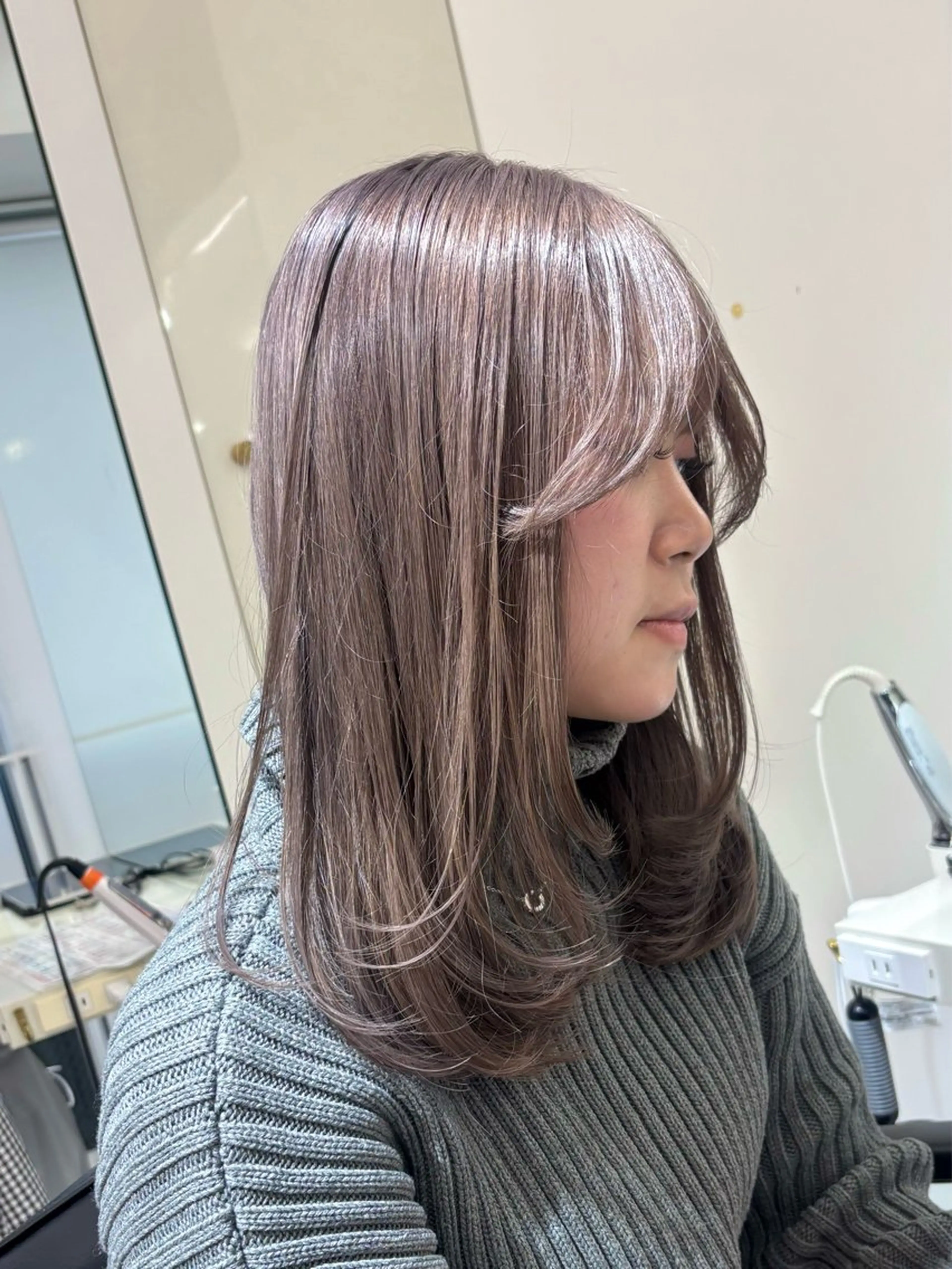 セミロング カラー グレージュ ハイトーンカラー レイヤーカット ヘアカラー トリートメント 🩶大人韓国ヘア 渋谷/Satsukiのヘアスタイル