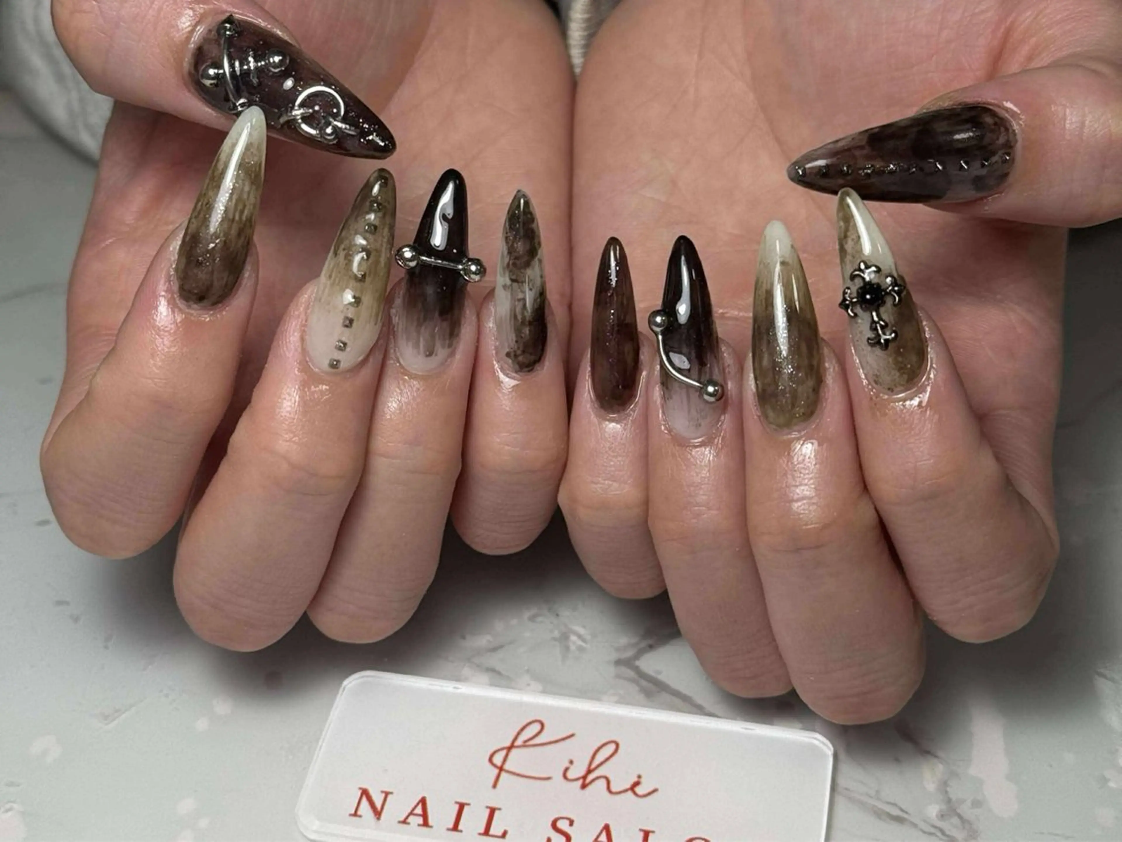 ネイル アートネイル フレンチネイル ジェルネイル グラデーション 韓国ネイル ハンドネイル ハンドケア さくら💮💮 【オフ無料】のネイルデザイン