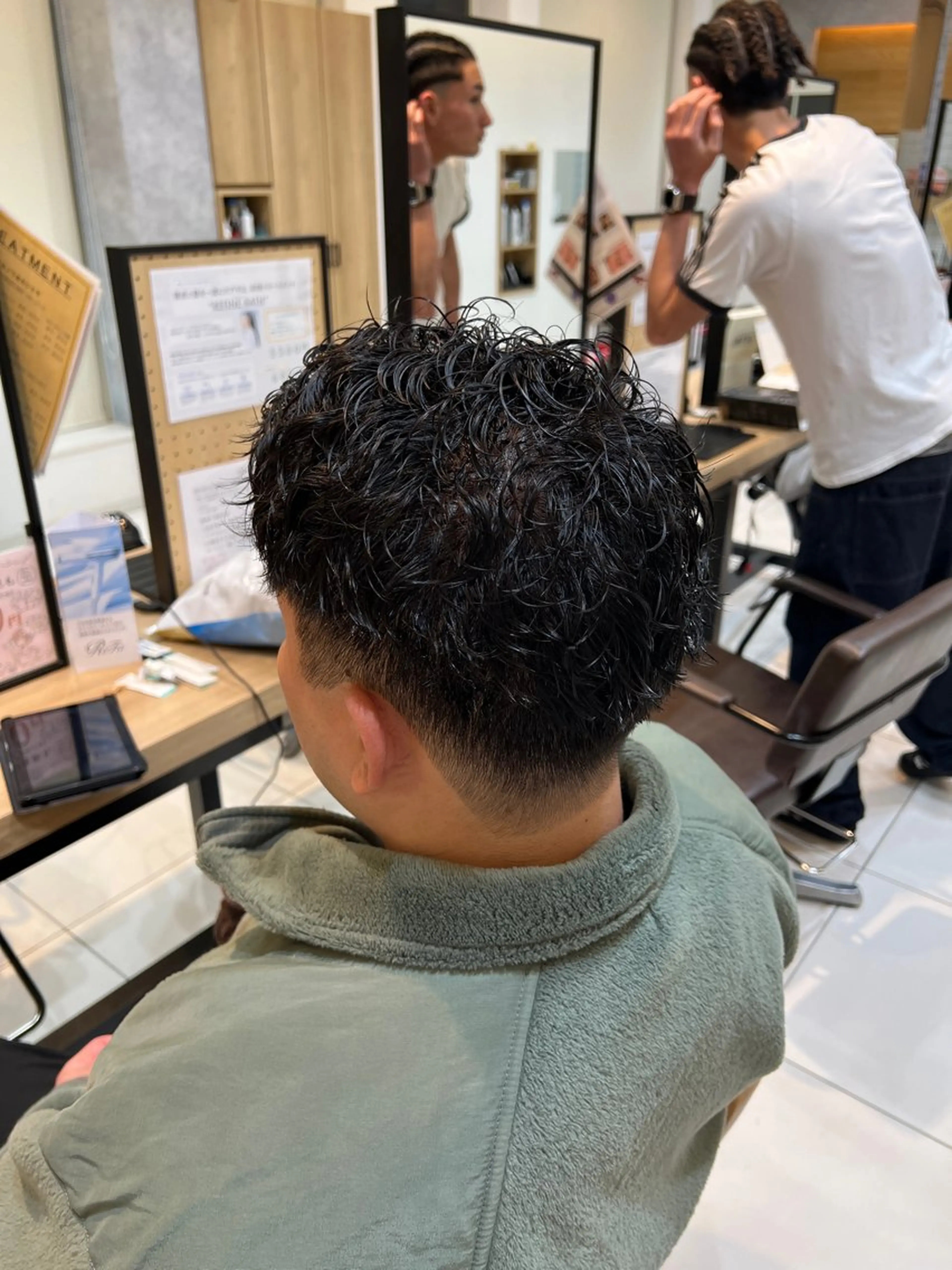 ショート パーマ メンズ 石川 蓮汰朗のヘアスタイル