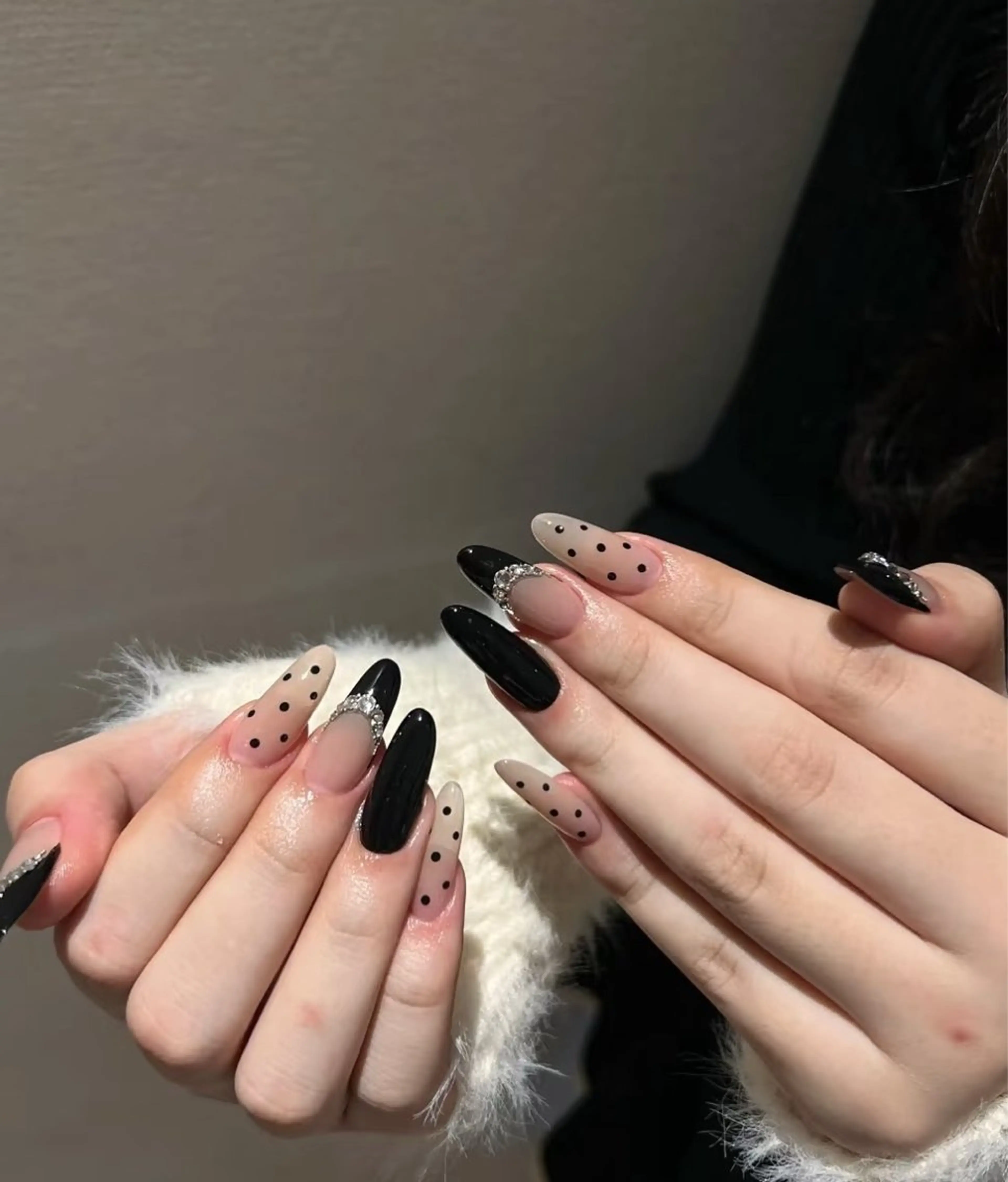 ネイル アートネイル オーロラネイル チークネイル フレンチネイル ガラスフレンチ ハンドネイル 🎀YooLi Nail salonのネイルデザイン