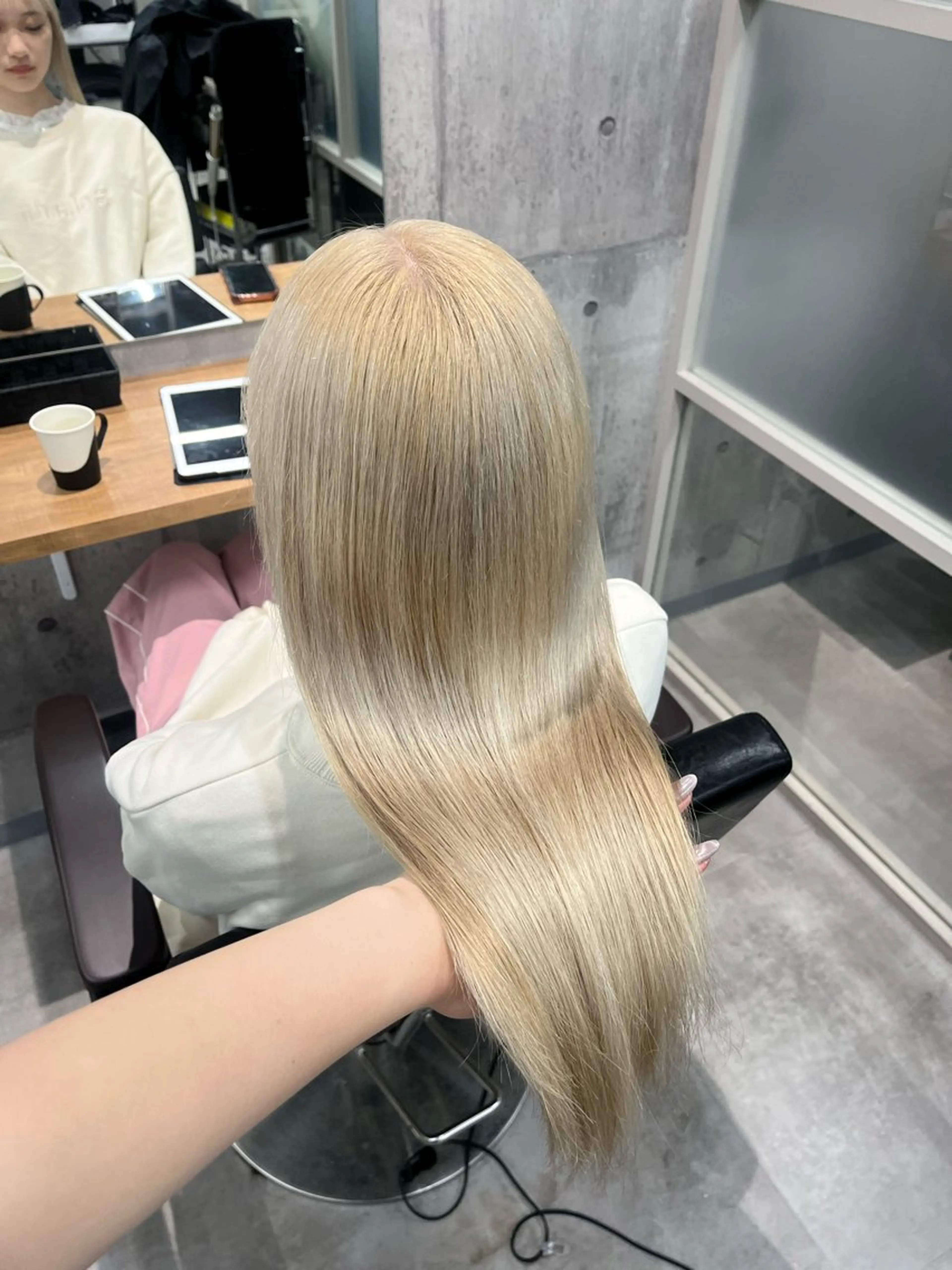 ロング カラー カット ヘアカラー トリートメント ヘアセット newi赤羽 HINATAのヘアスタイル