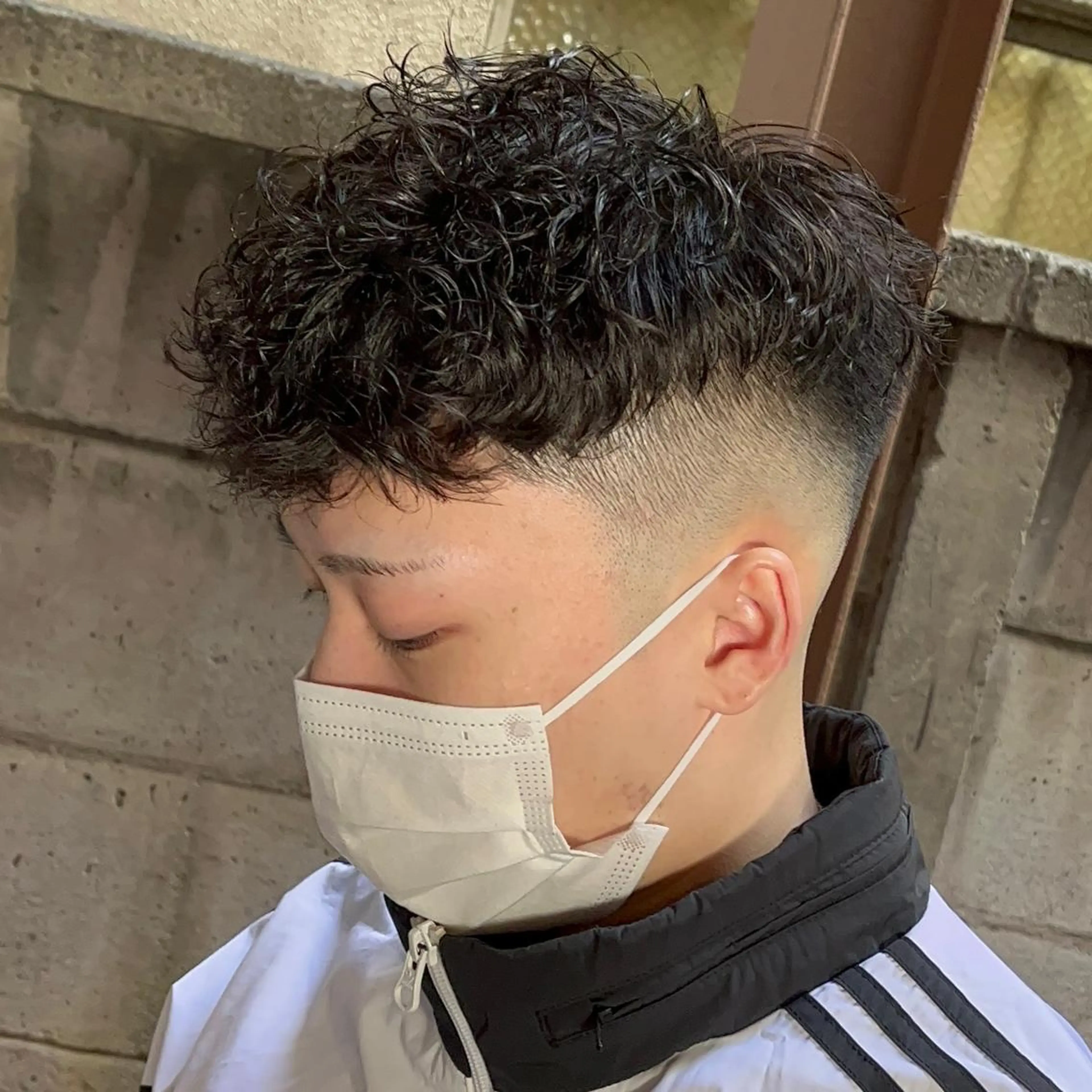 ショート パーマ メンズ フェードカット メンズパーマ スキンフェード スペインカール スパイラルパーマ 立川/メンズパーマ 厚進太郎のヘアスタイル