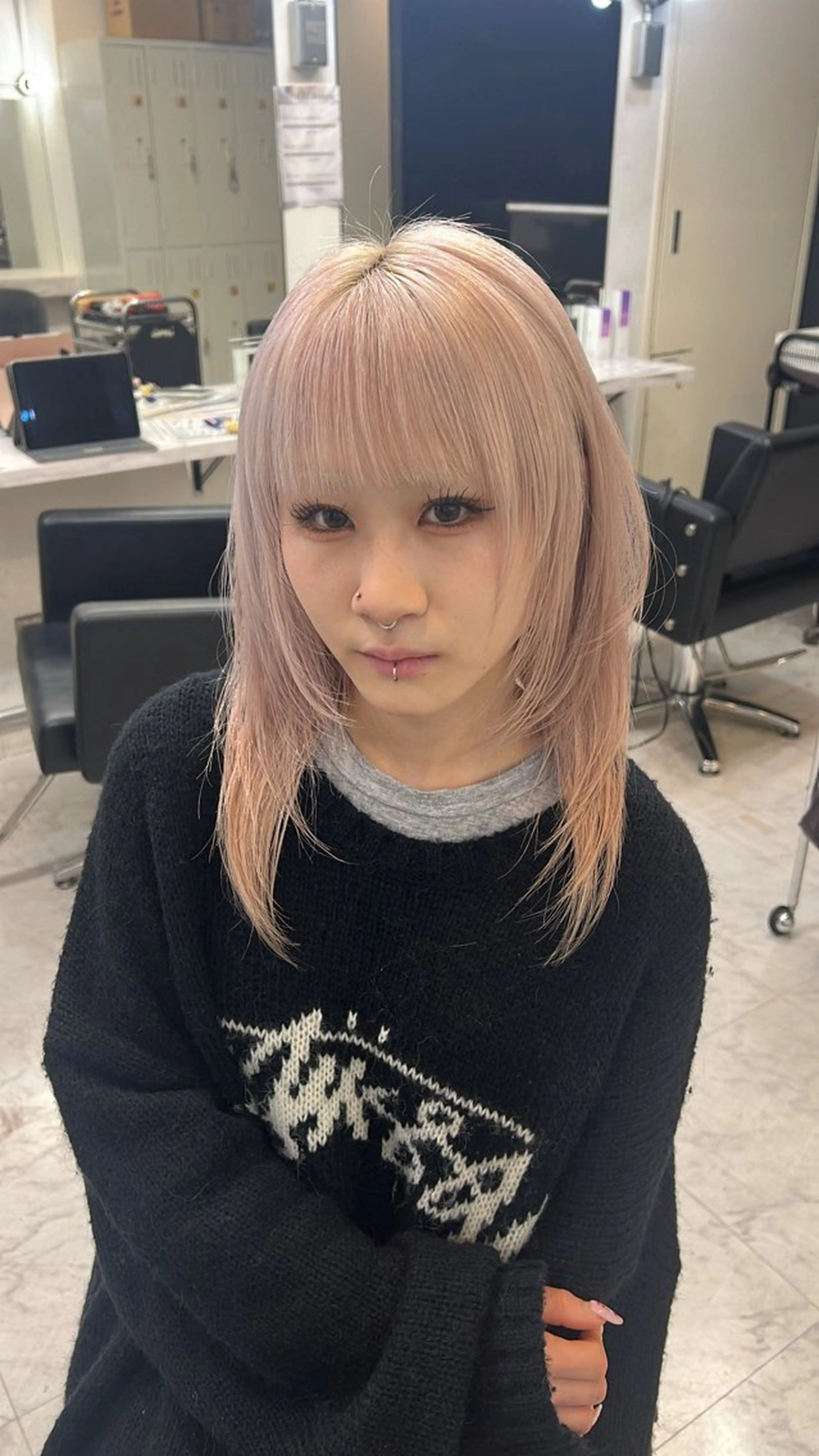ミディアム カラー ベージュカラー ブリーチ ホワイトベージュ カット ヘアカラー トリートメント ✨髪質改善✖︎顔周り レイヤー✨ナカムラのヘアスタイル