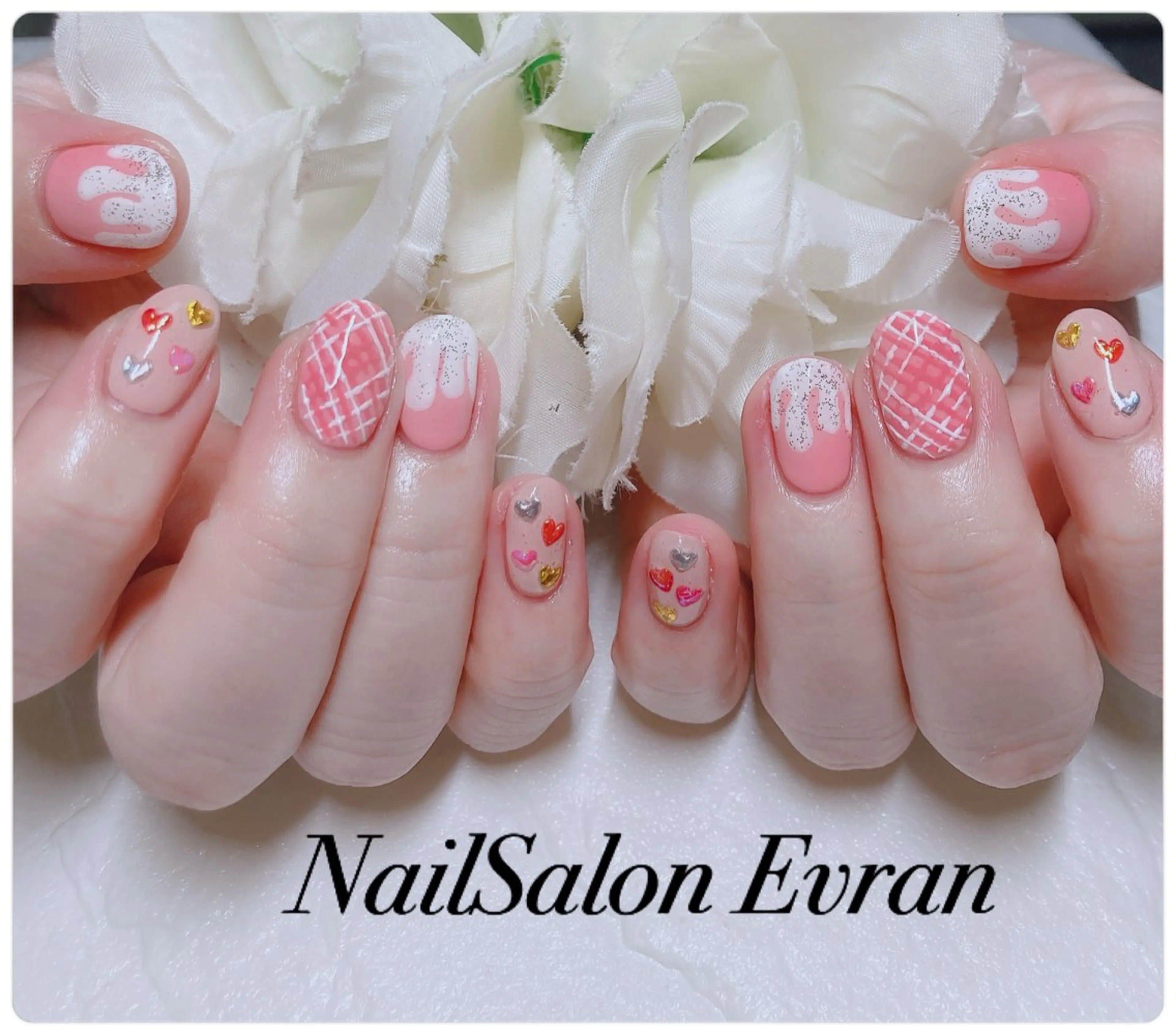 ネイル アートネイル フレンチネイル マグネットネイル 持ち込み ニュアンスネイル ハンドネイル Nail salon Evranのネイルデザイン