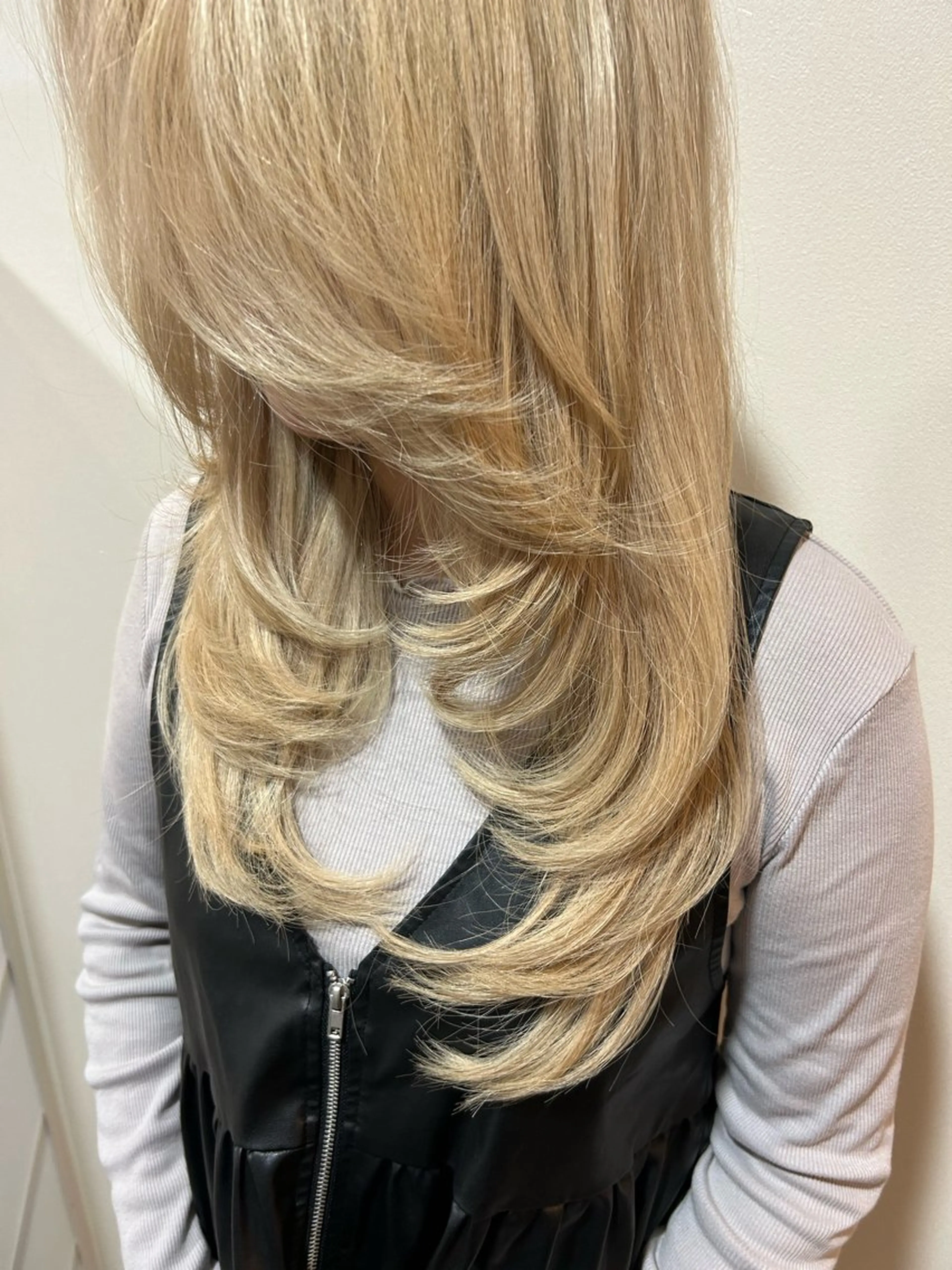 ロング レイヤーカット ロング LiBra de cappuccino所属・LiBra Mikiのヘアスタイル