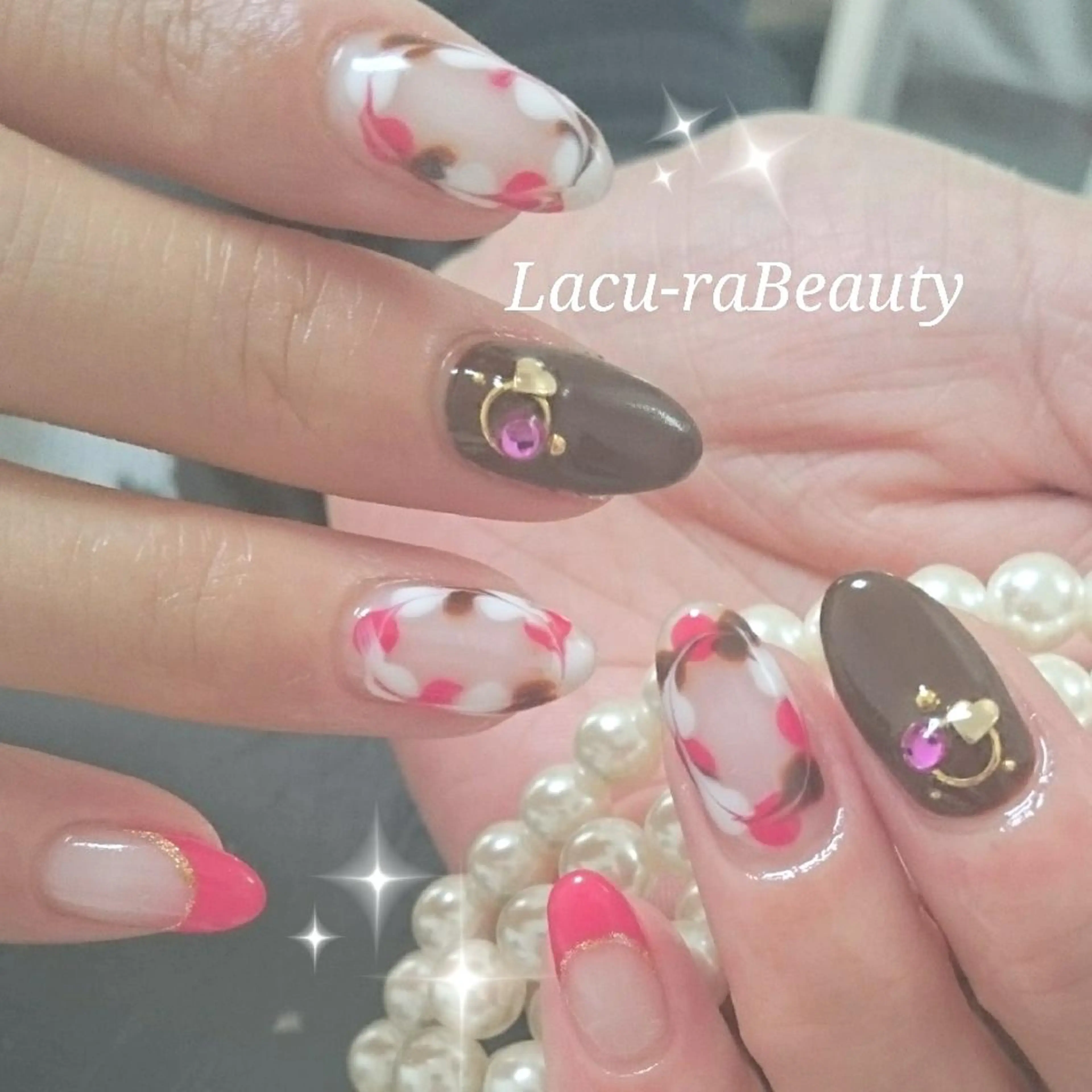 ネイル 小顔と腸の専門店 ラクーラビューティのエステ・リラクイメージ