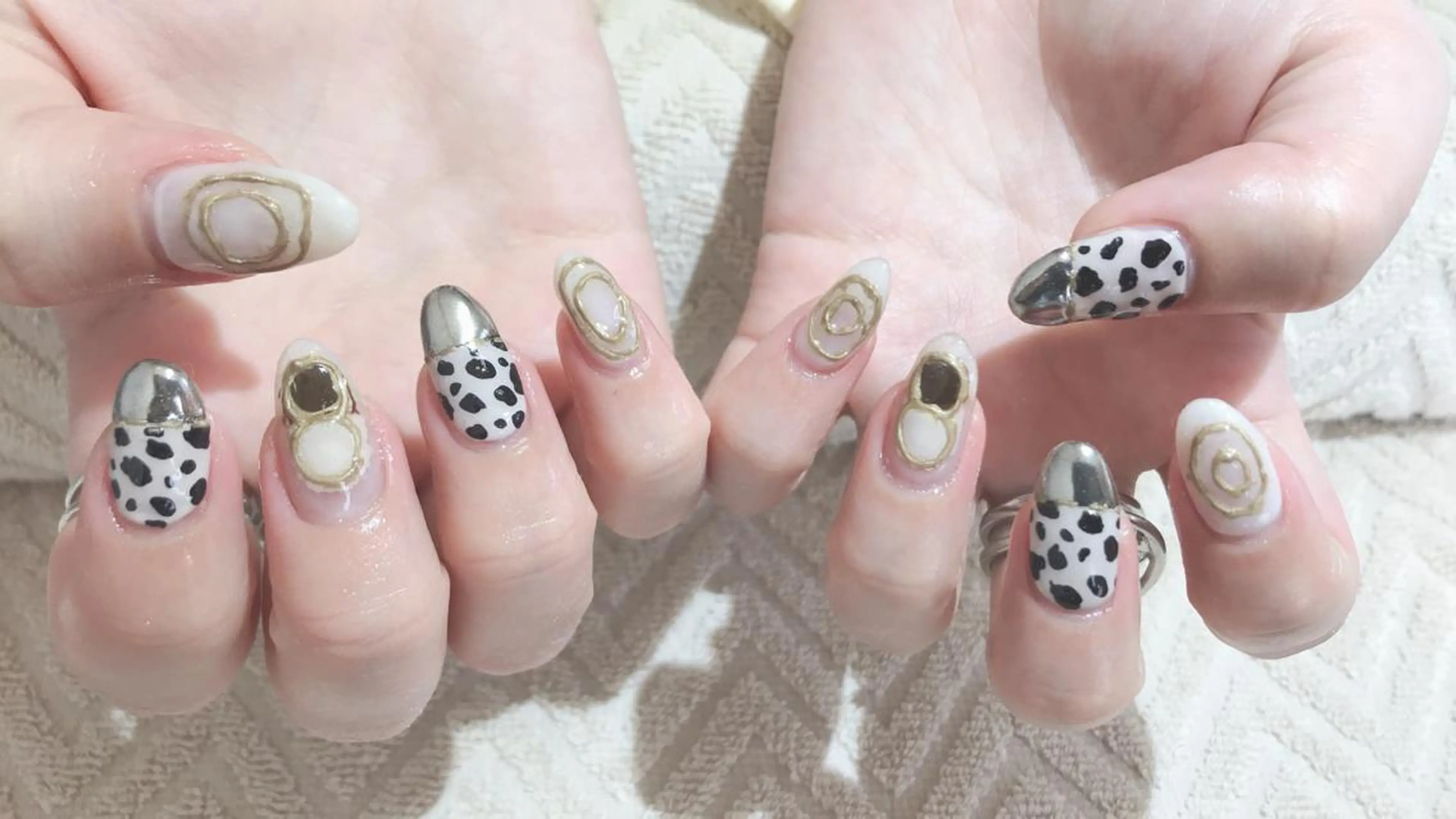 ネイル アニマル柄 ミラーネイル Flam Nailのネイルデザイン