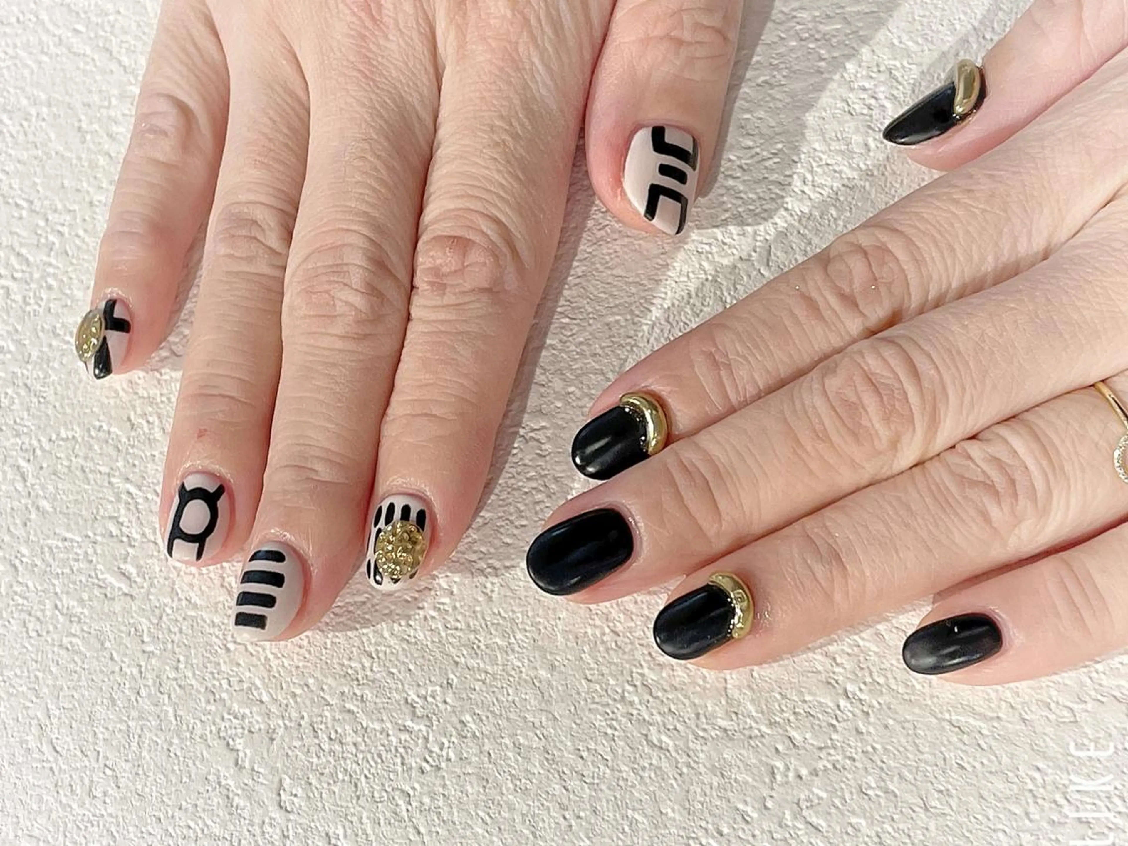 ネイル ストーンネイル ハンドネイル Cat's eye TOKYO 新宿店のネイルデザイン