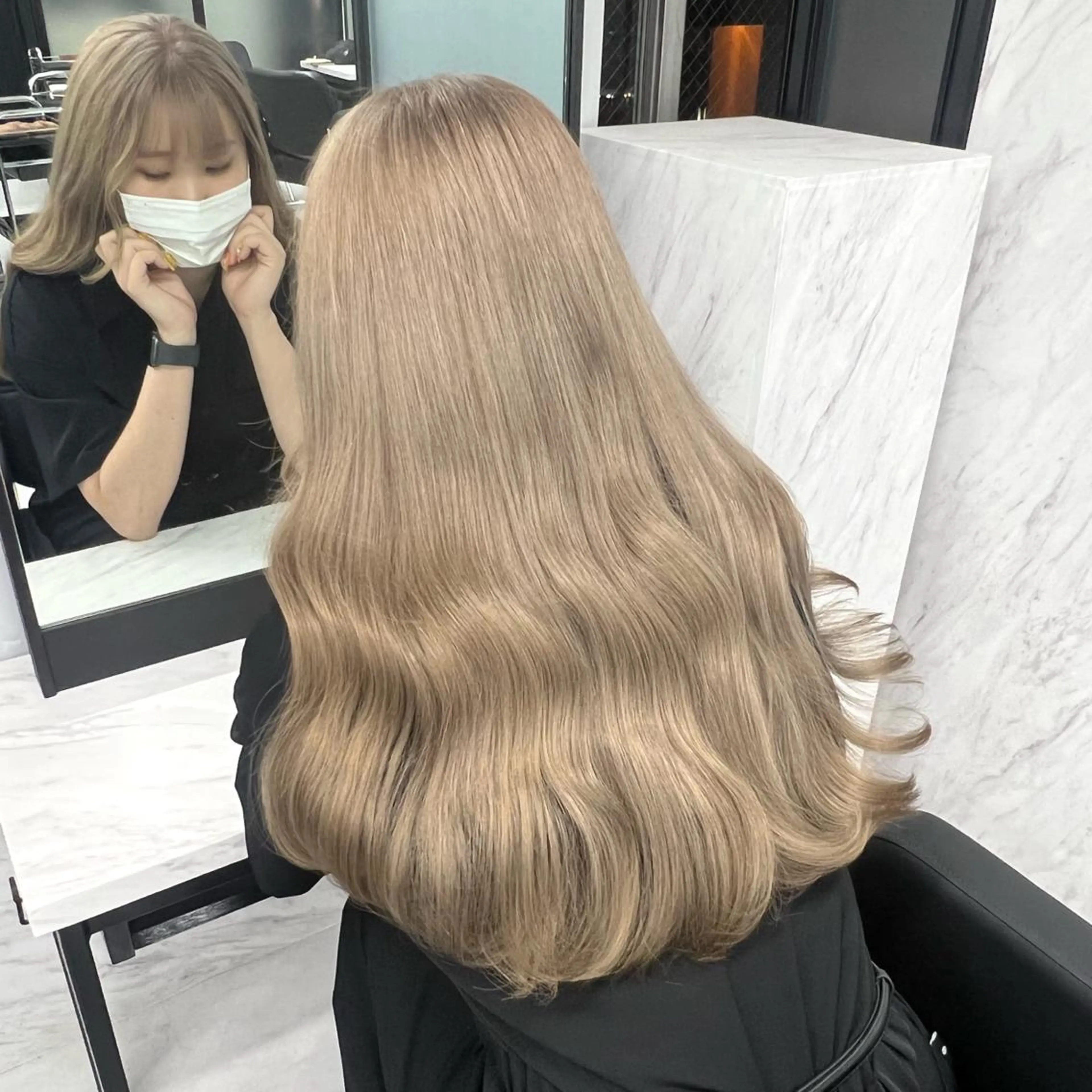 ロング カラー シールエクステ ハイトーンカラー エクステ シールエクステ特化 ハイトーン、NANAのヘアスタイル