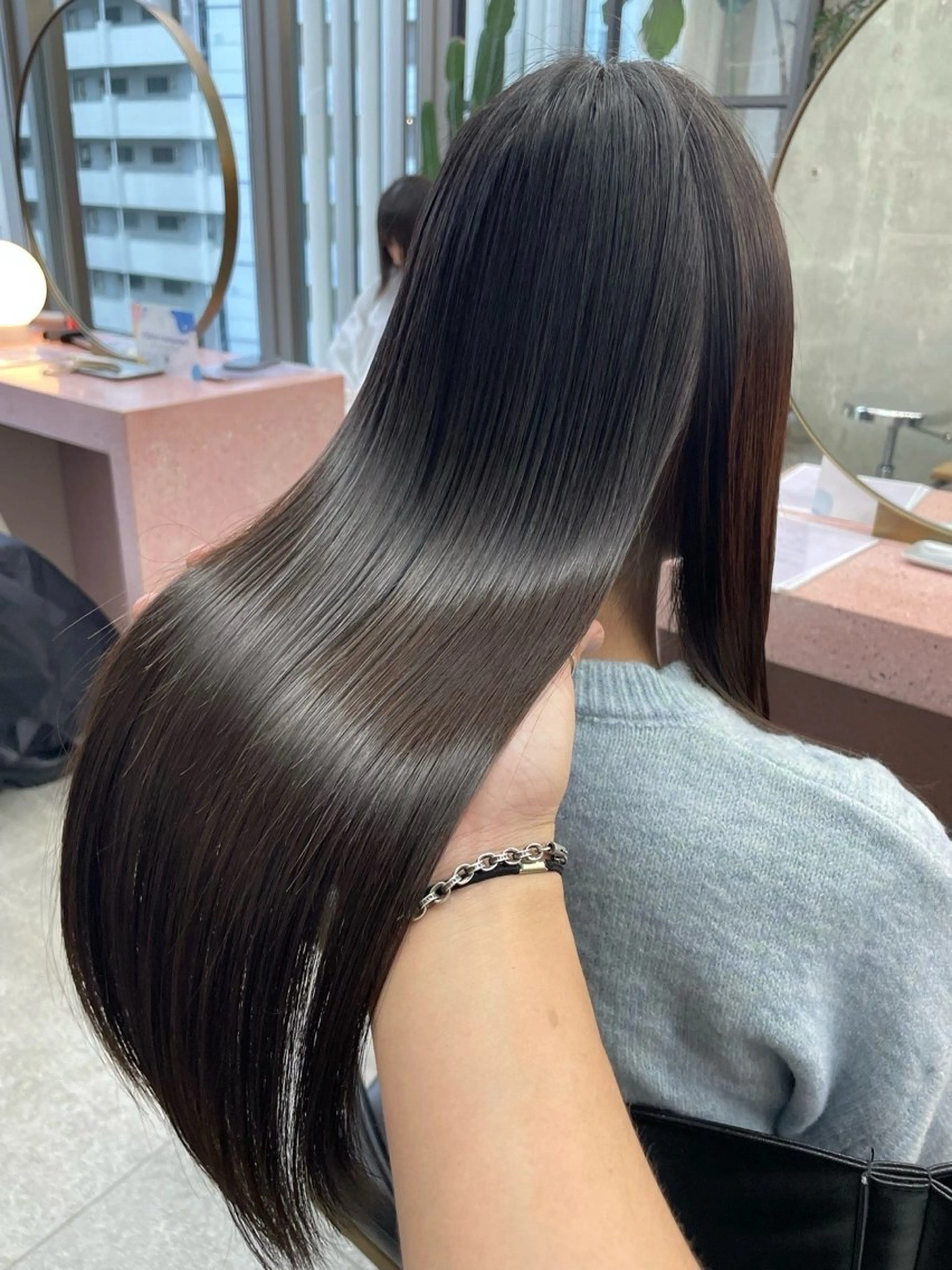 ロング カラー パーマ 酸性ストレート ストレートパーマ ヘアカラー 縮毛矯正 トリートメント 伊藤ほのか/パーマ /酸性ストレートのヘアスタイル