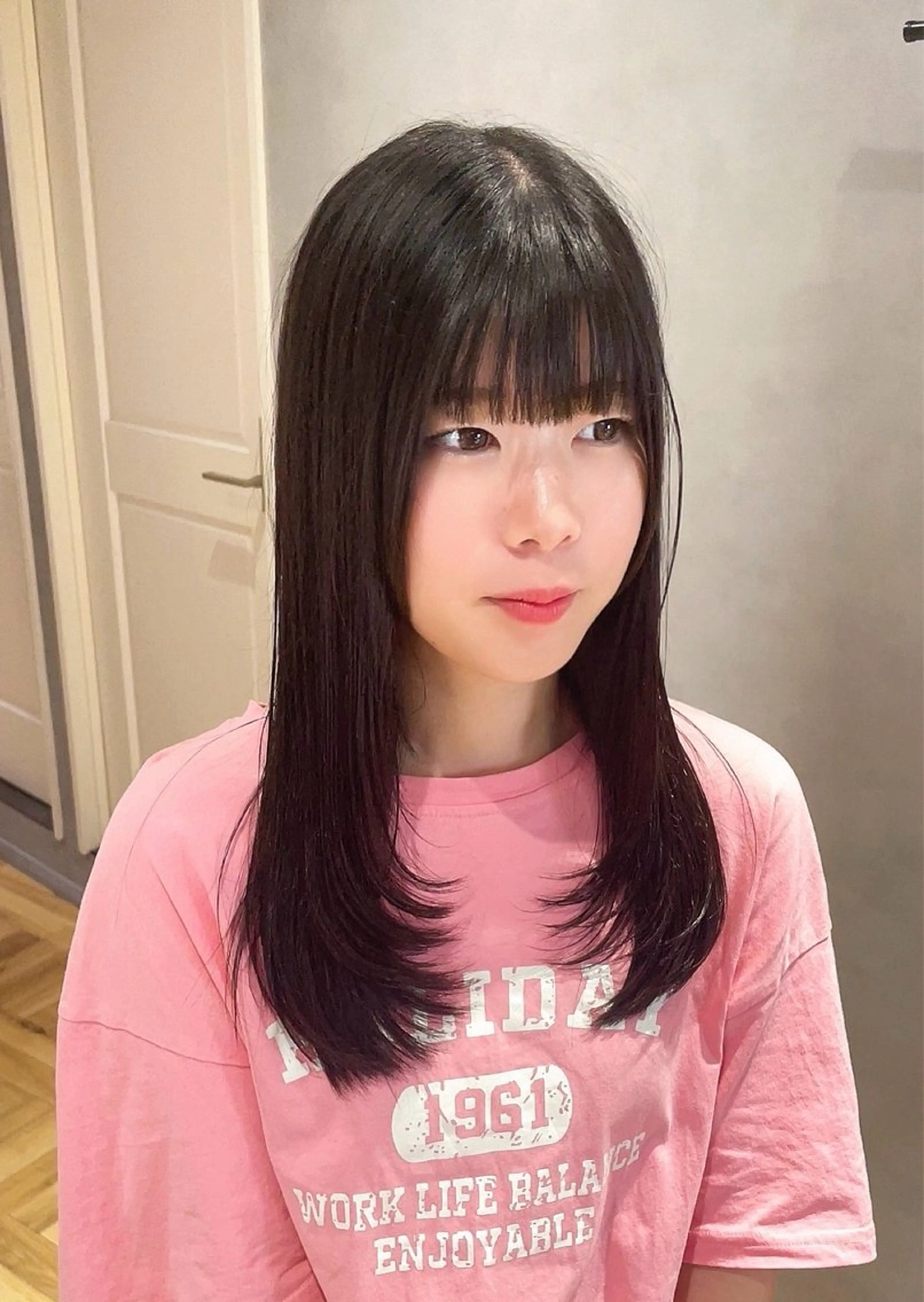 セミロング レイヤーカット ローレイヤー カット 樋口 美咲のヘアスタイル