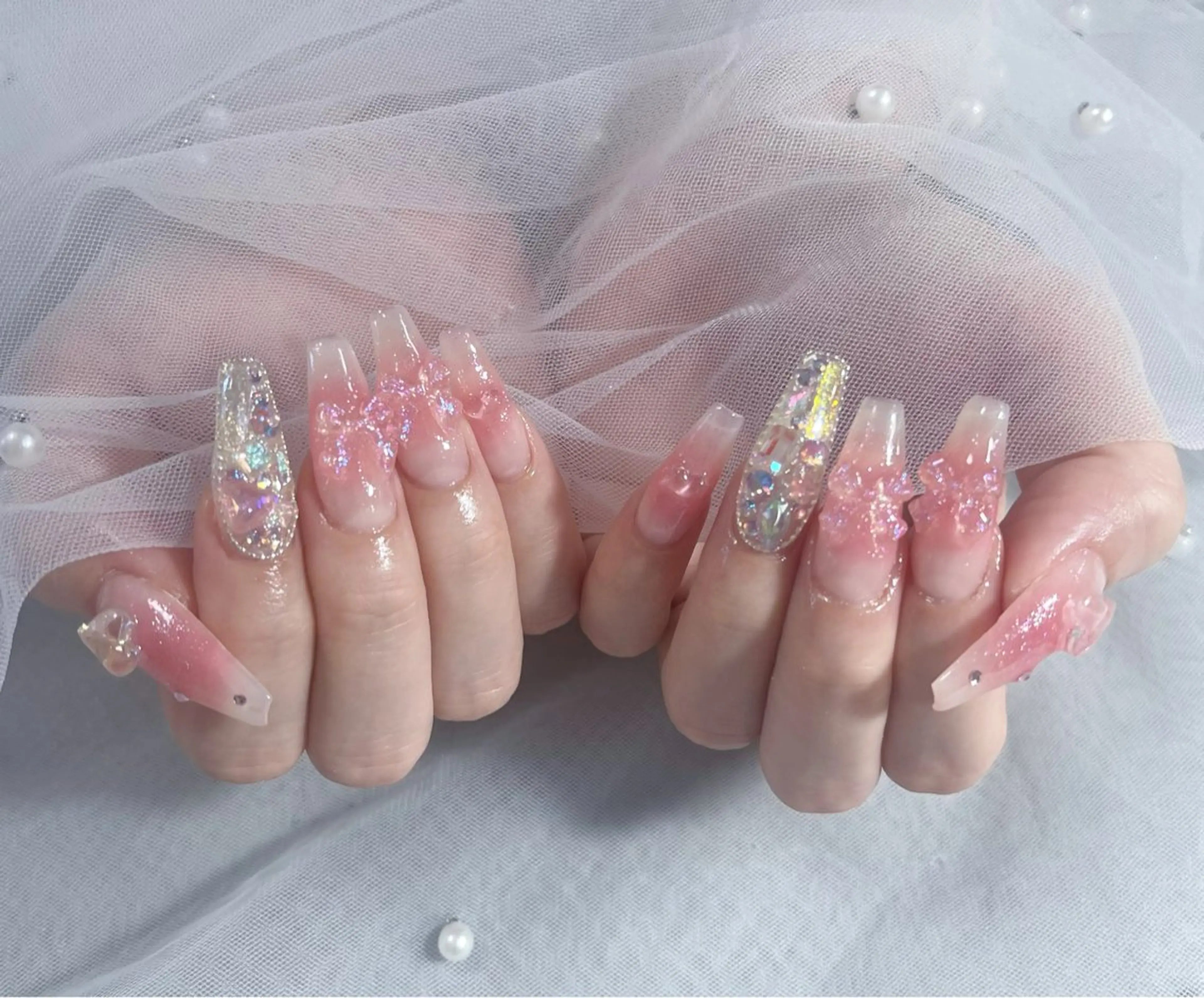 ネイル オーロラネイル クリアネイル フラッシュネイル ジェルネイル グラデーション ハンドネイル Amee Nail Salonのネイルデザイン